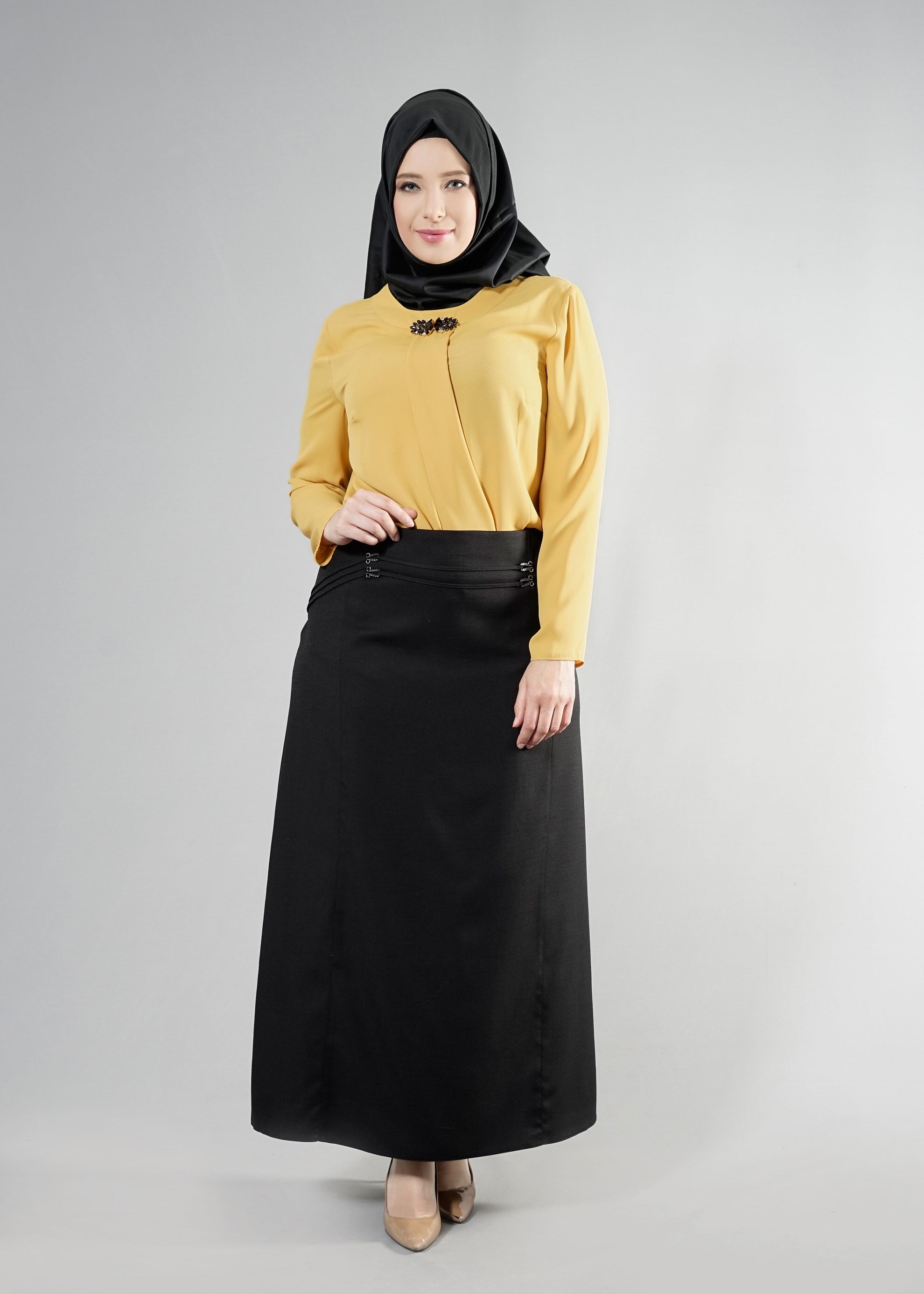 Tesettür giyim SARI YAKASI BROŞ DETAYLI BLUZ 2569