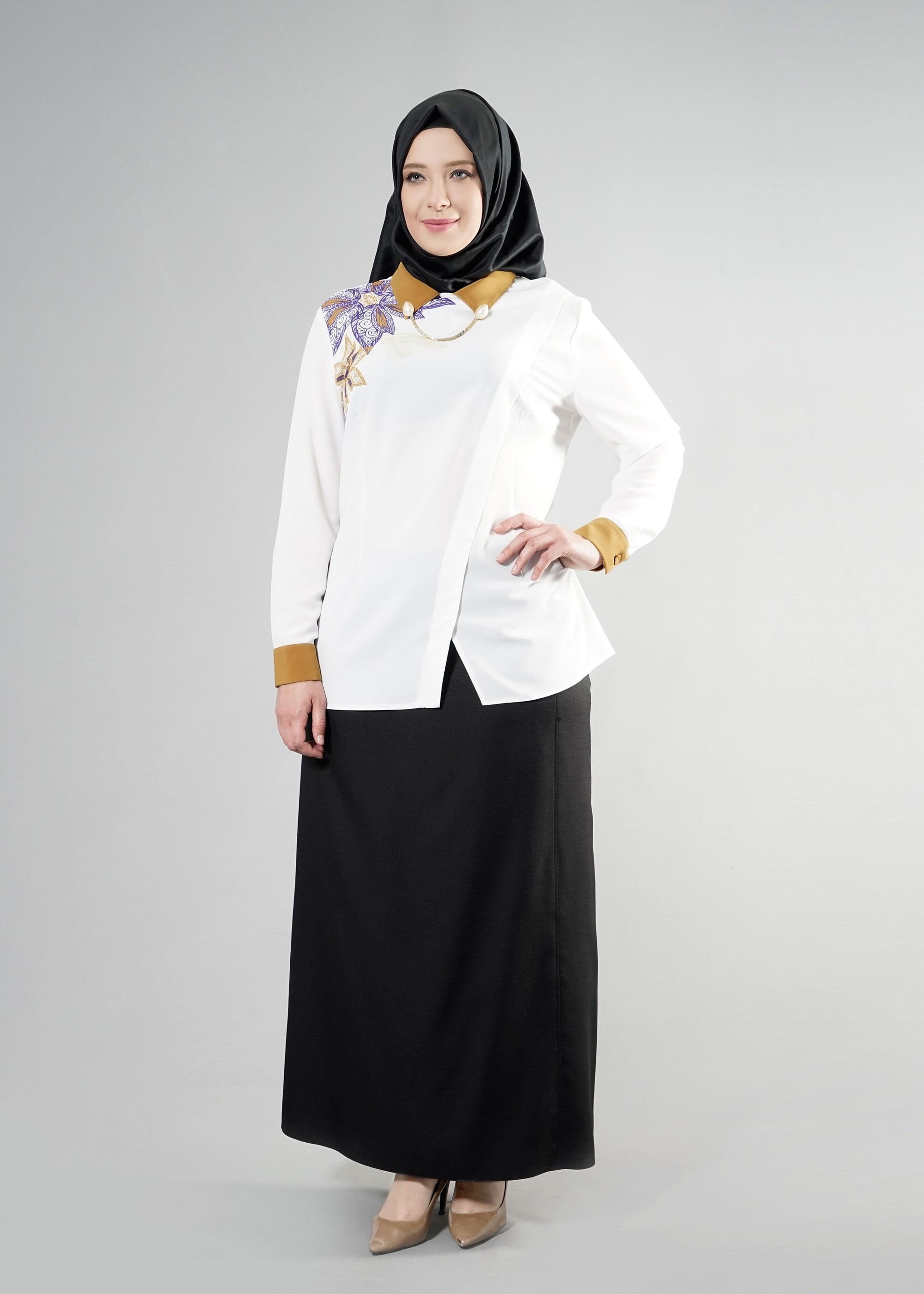 Tesettür giyim BEYAZ ÇİÇEK İŞLEME DESENLİ BLUZ 2570 