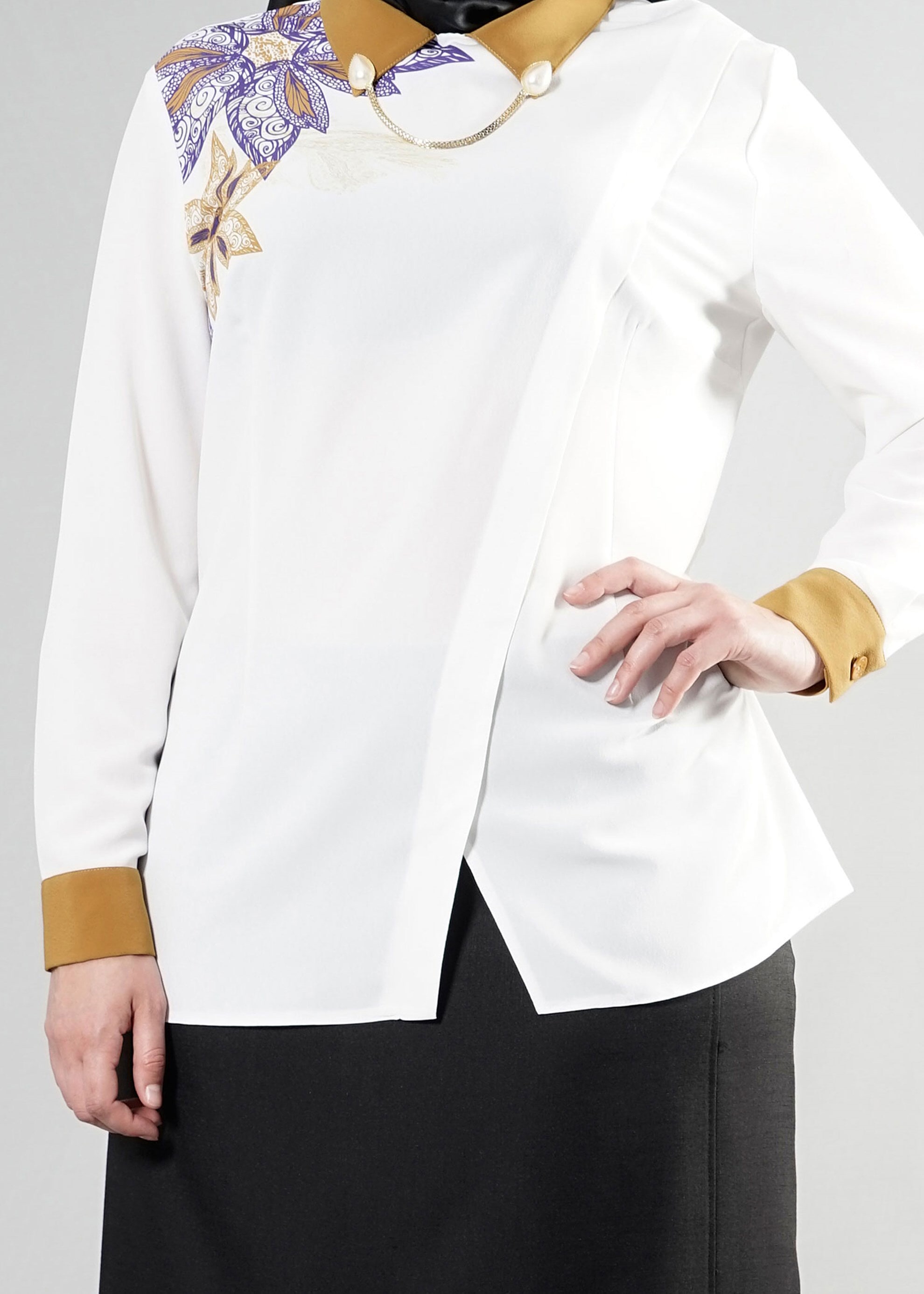 Tesettür giyim BEYAZ ÇİÇEK İŞLEME DESENLİ BLUZ 2570 