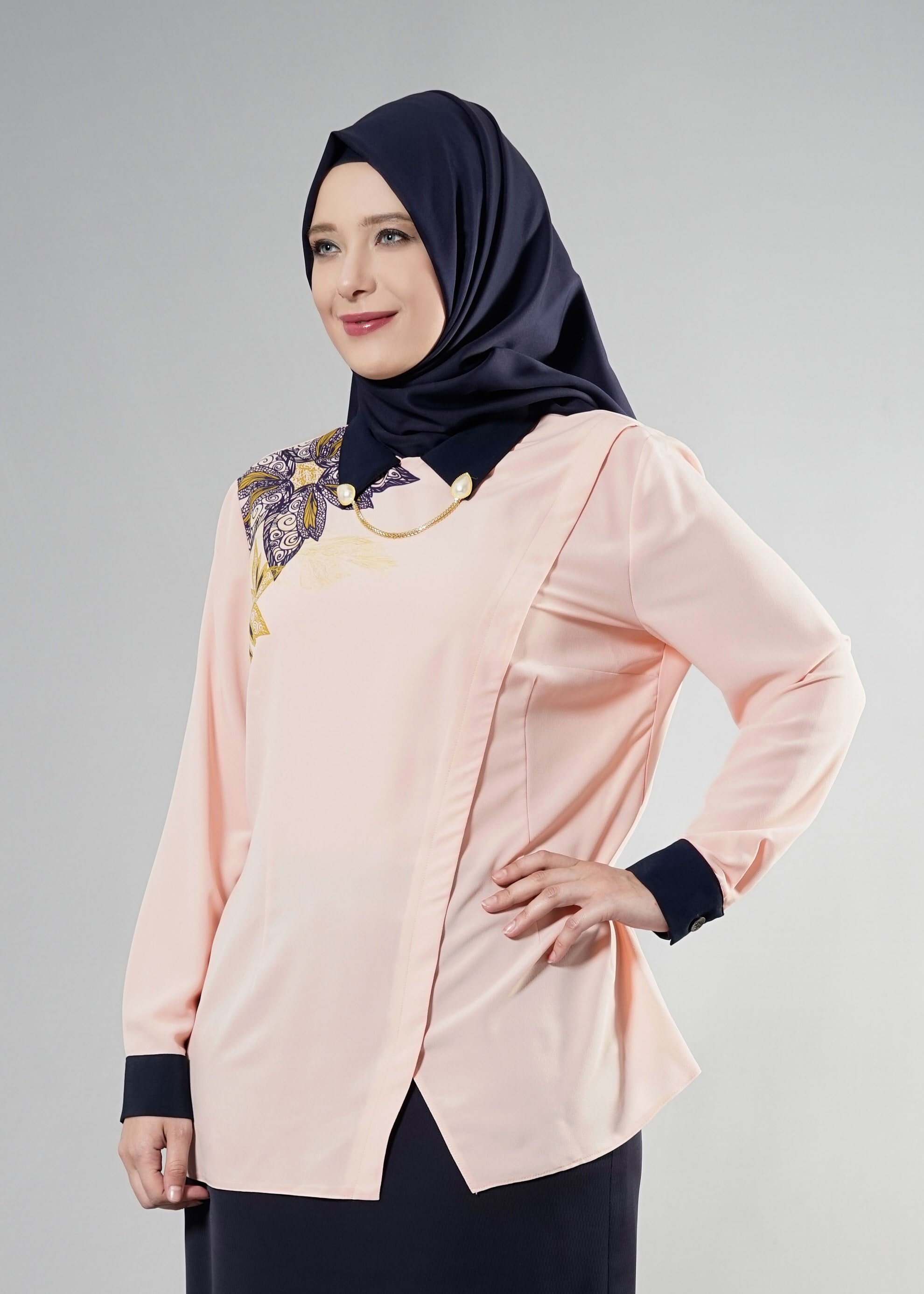 Tesettür giyim PUDRA ÇİÇEK İŞLEME DESENLİ BLUZ 2570 