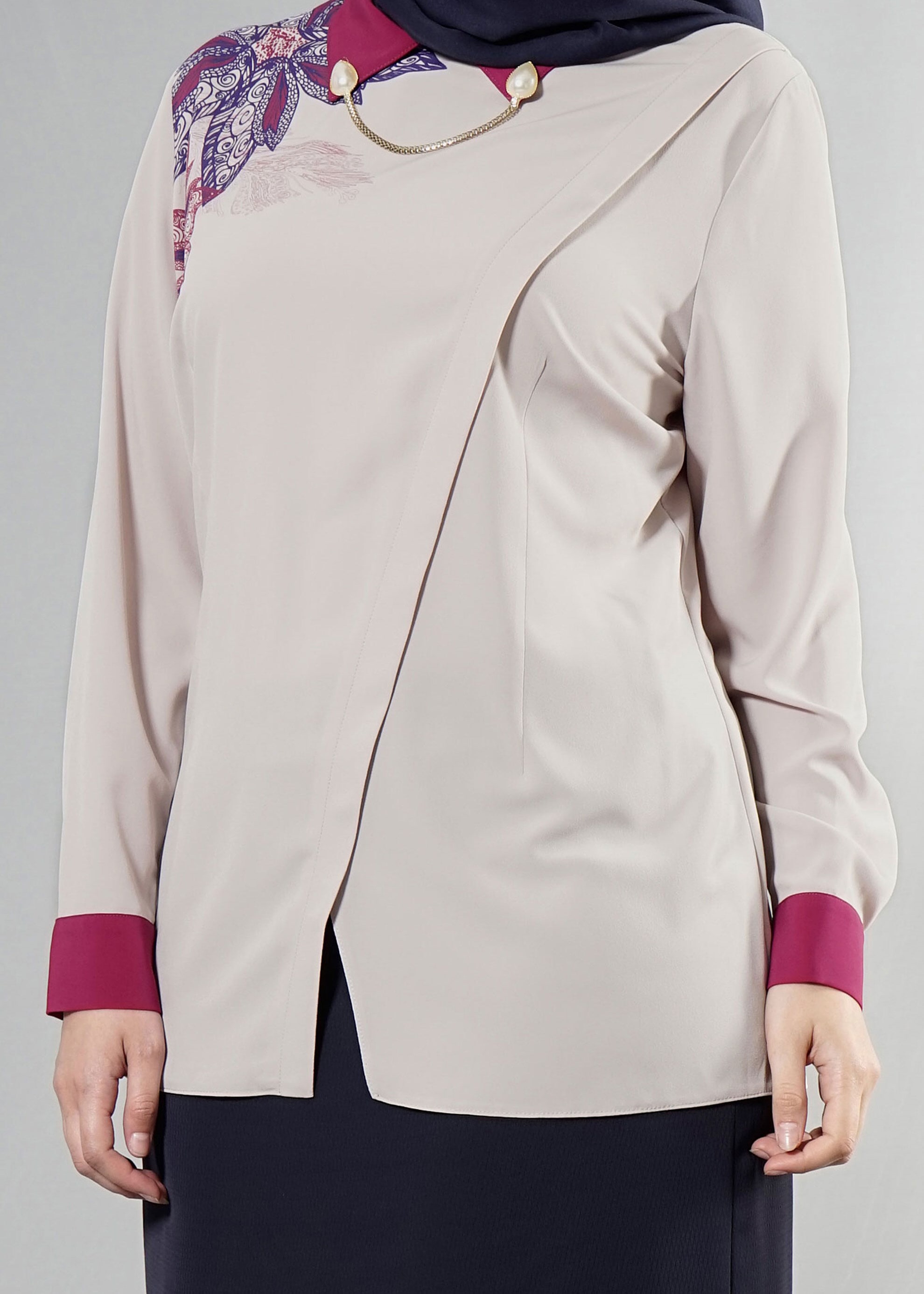 Tesettür giyim GRİ ÇİÇEK İŞLEME DESENLİ BLUZ 2570 