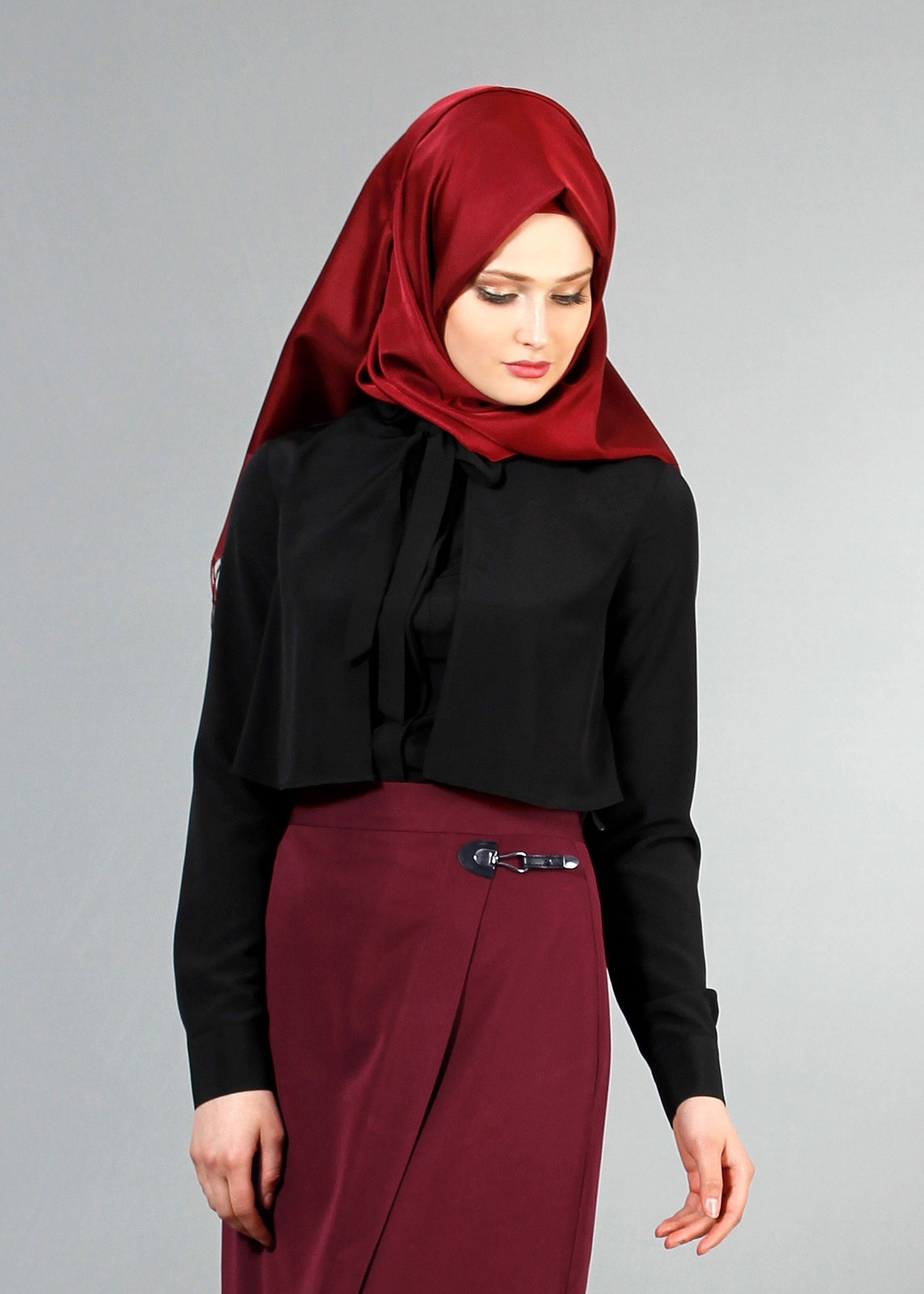 Tesettür giyim SİYAH BAĞLAMA DETAYLI BLUZ 4237