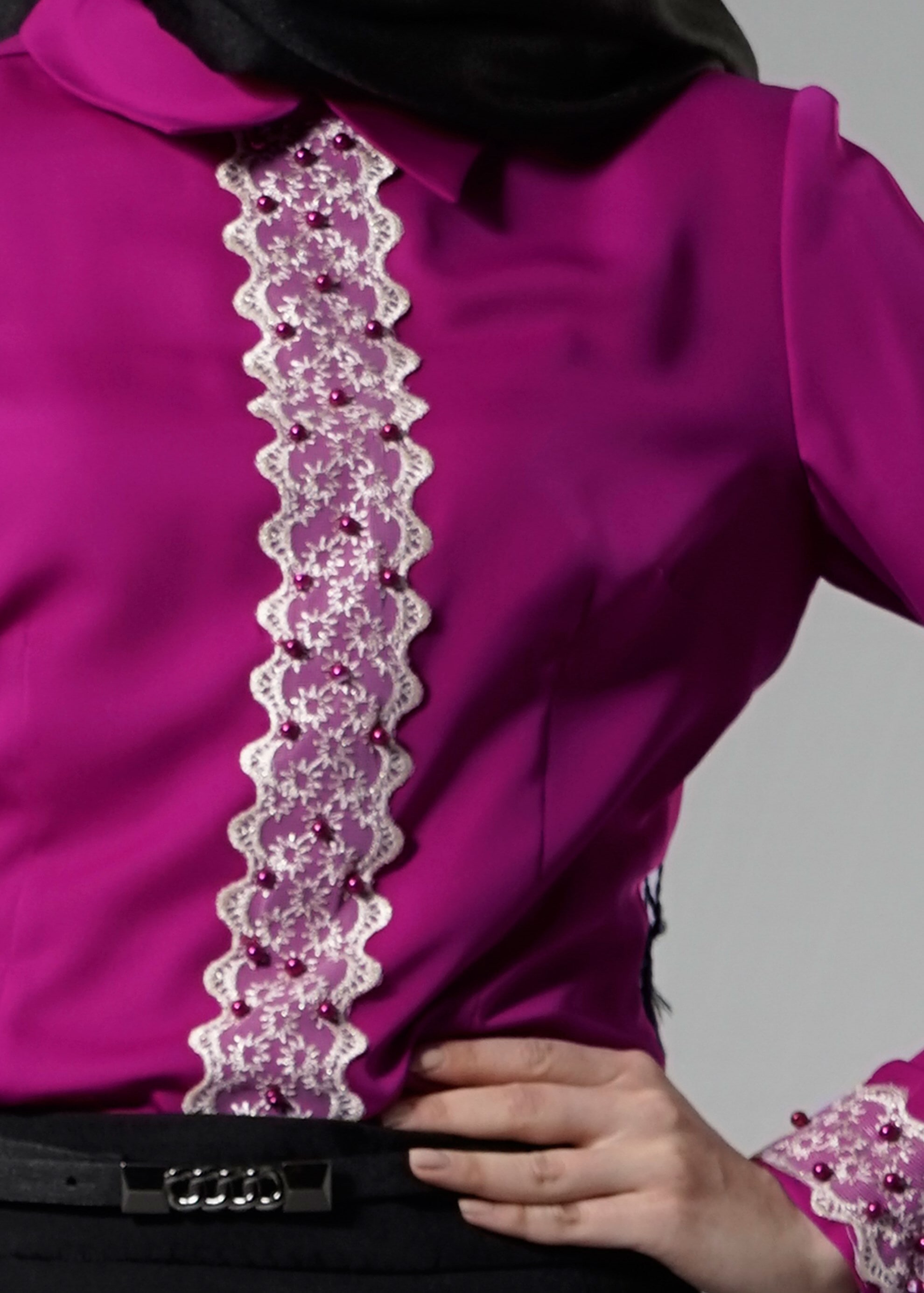 Tesettür giyim MOR İNCİLİ GÜPÜR DETAYLI BLUZ 4238