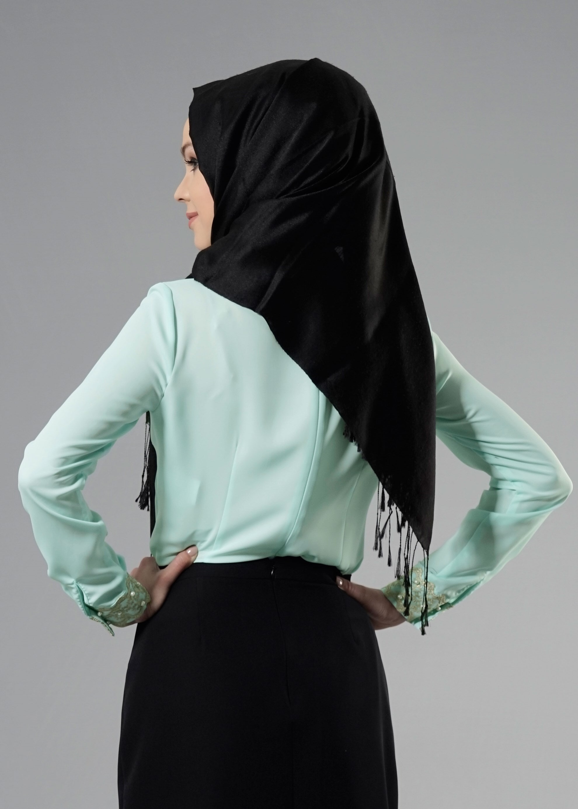 Tesettür giyim YEŞİL İNCİLİ GÜPÜR DETAYLI BLUZ 4238