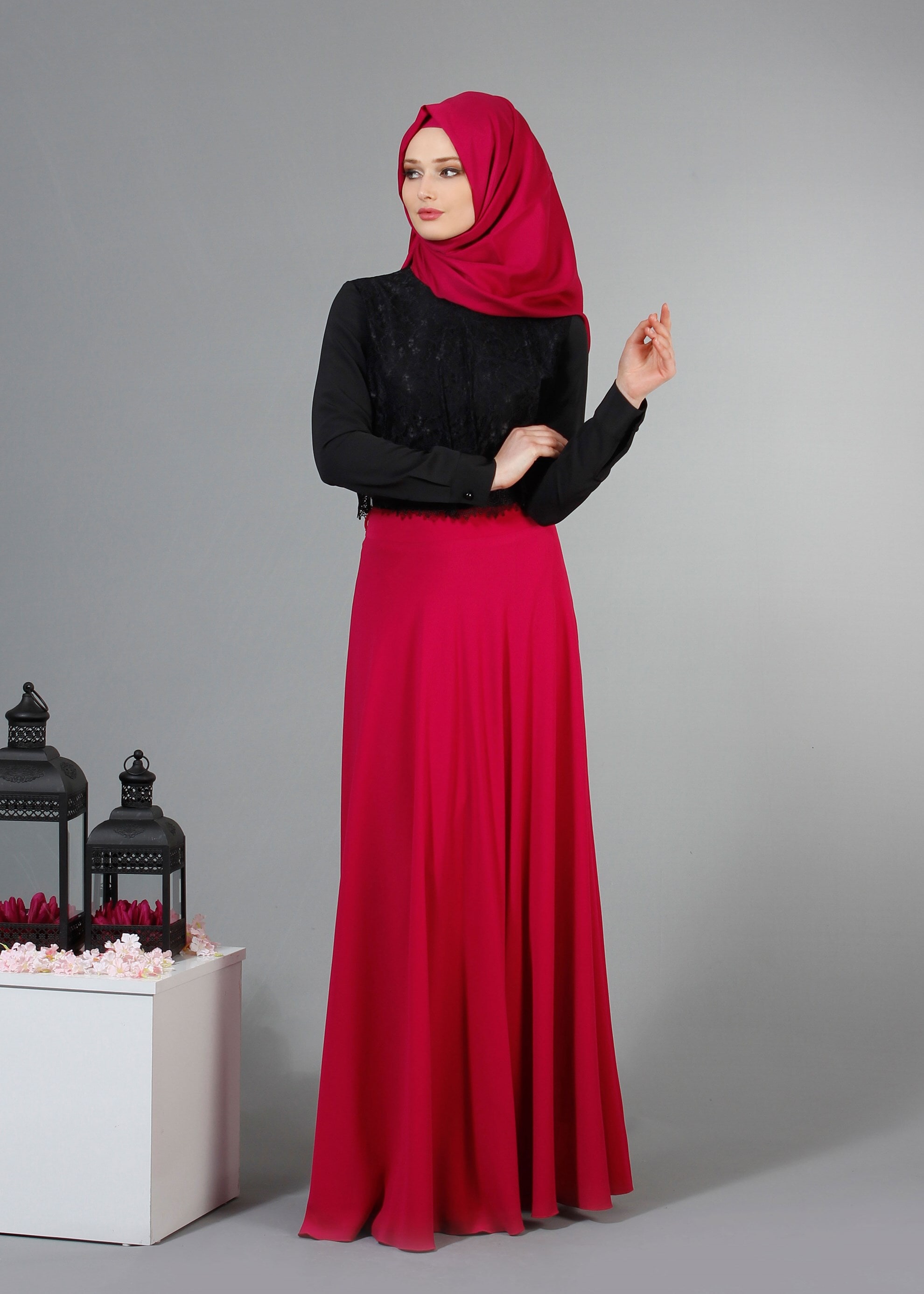 Tesettür giyim SİYAH İŞLEMELİ DÜĞMELİ BLUZ 4240