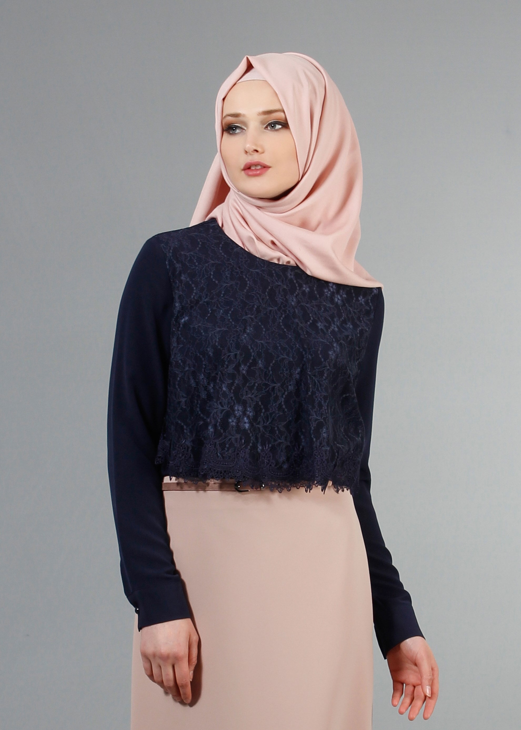 Tesettür giyim LACİVERT İŞLEMELİ DÜĞMELİ BLUZ 4240