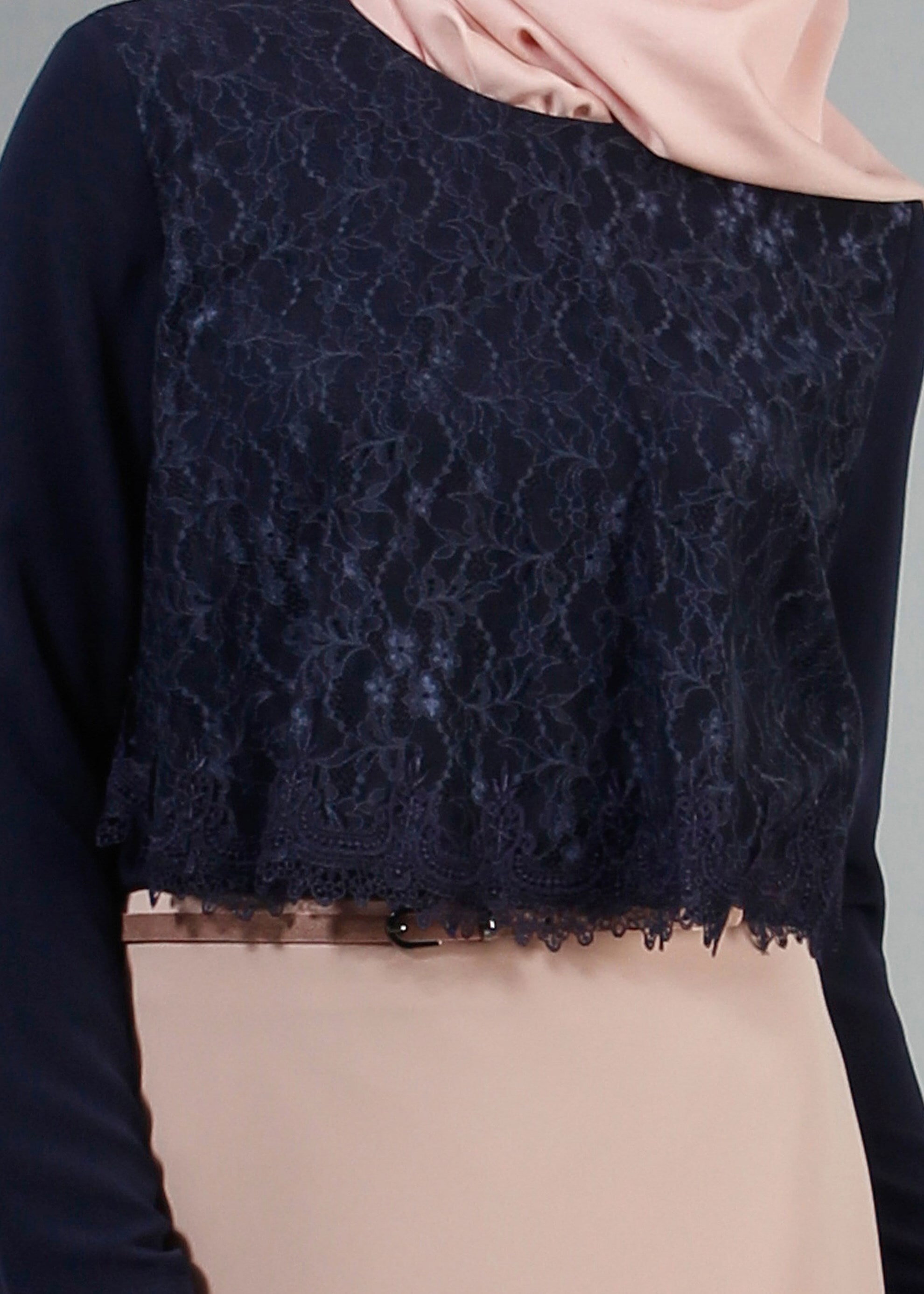 Tesettür giyim LACİVERT İŞLEMELİ DÜĞMELİ BLUZ 4240