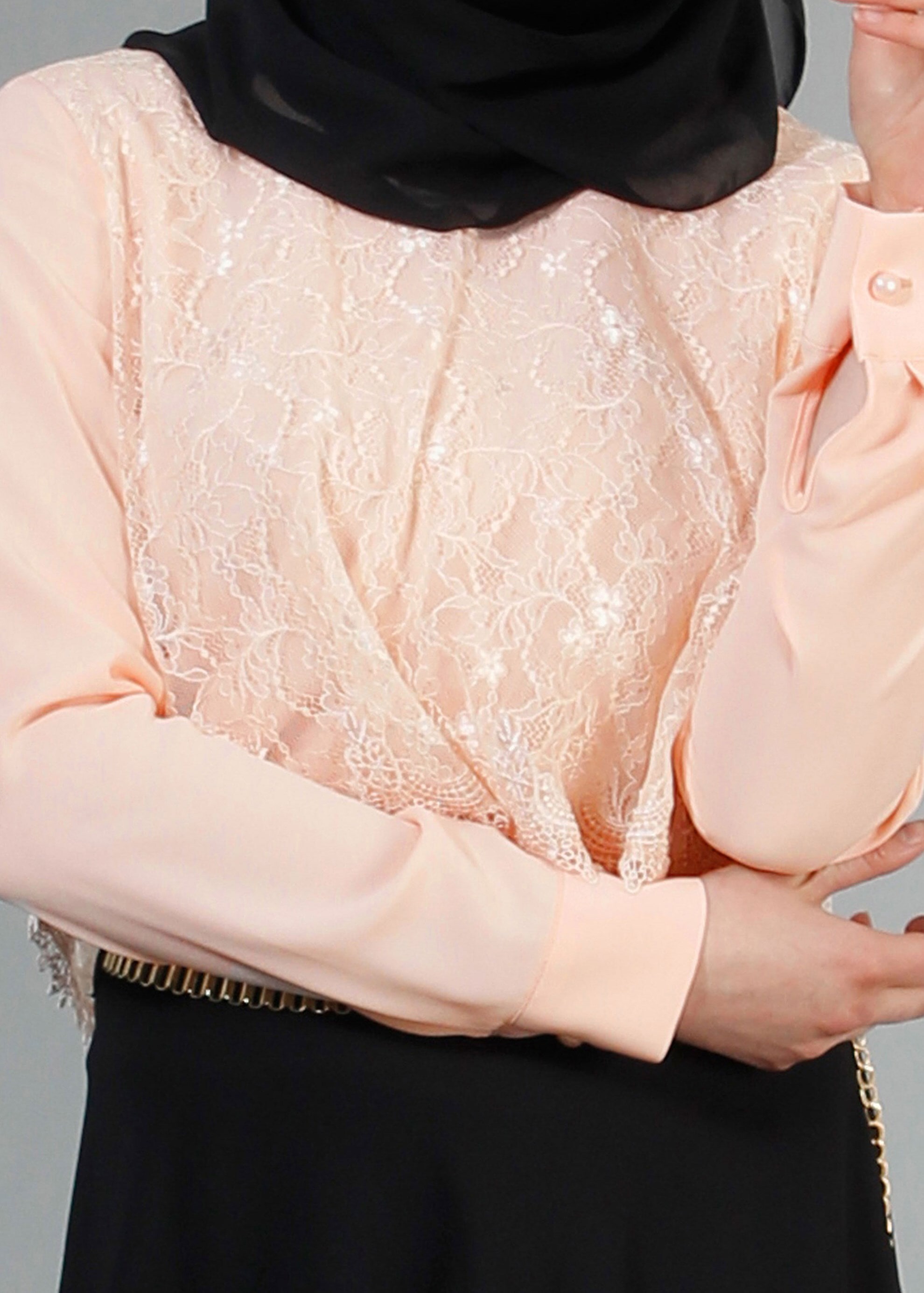 Tesettür giyim PUDRA İŞLEMELİ DÜĞMELİ BLUZ 4240