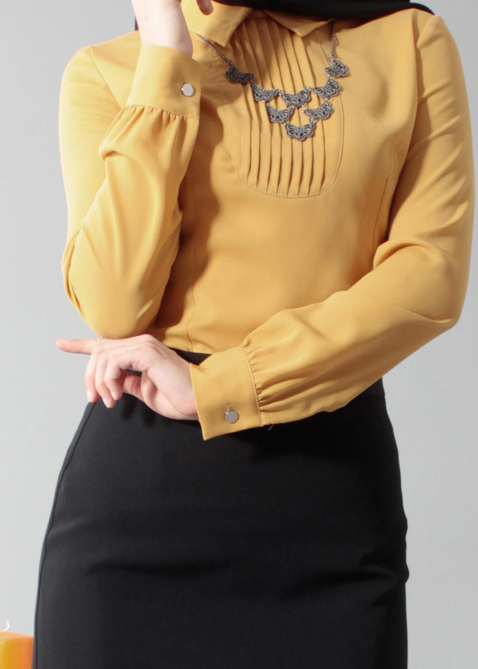Tesettür giyim SARI MANŞETLERİ BAĞLAMALI GÖMLEK YAKA BLUZ 4346