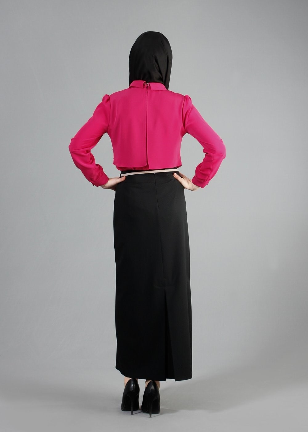 Tesettür giyim FUŞYA ÖNÜ İNCİ İŞLEMELİ BLUZ 4409