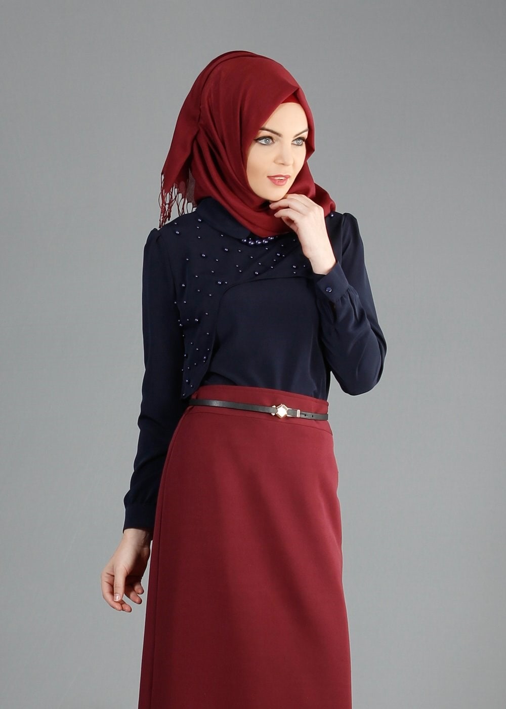 Tesettür giyim LACİVERT ÖNÜ İNCİ İŞLEMELİ BLUZ 4409