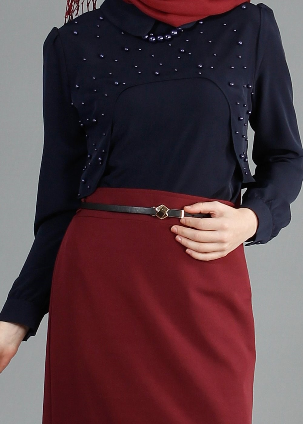 Tesettür giyim LACİVERT ÖNÜ İNCİ İŞLEMELİ BLUZ 4409
