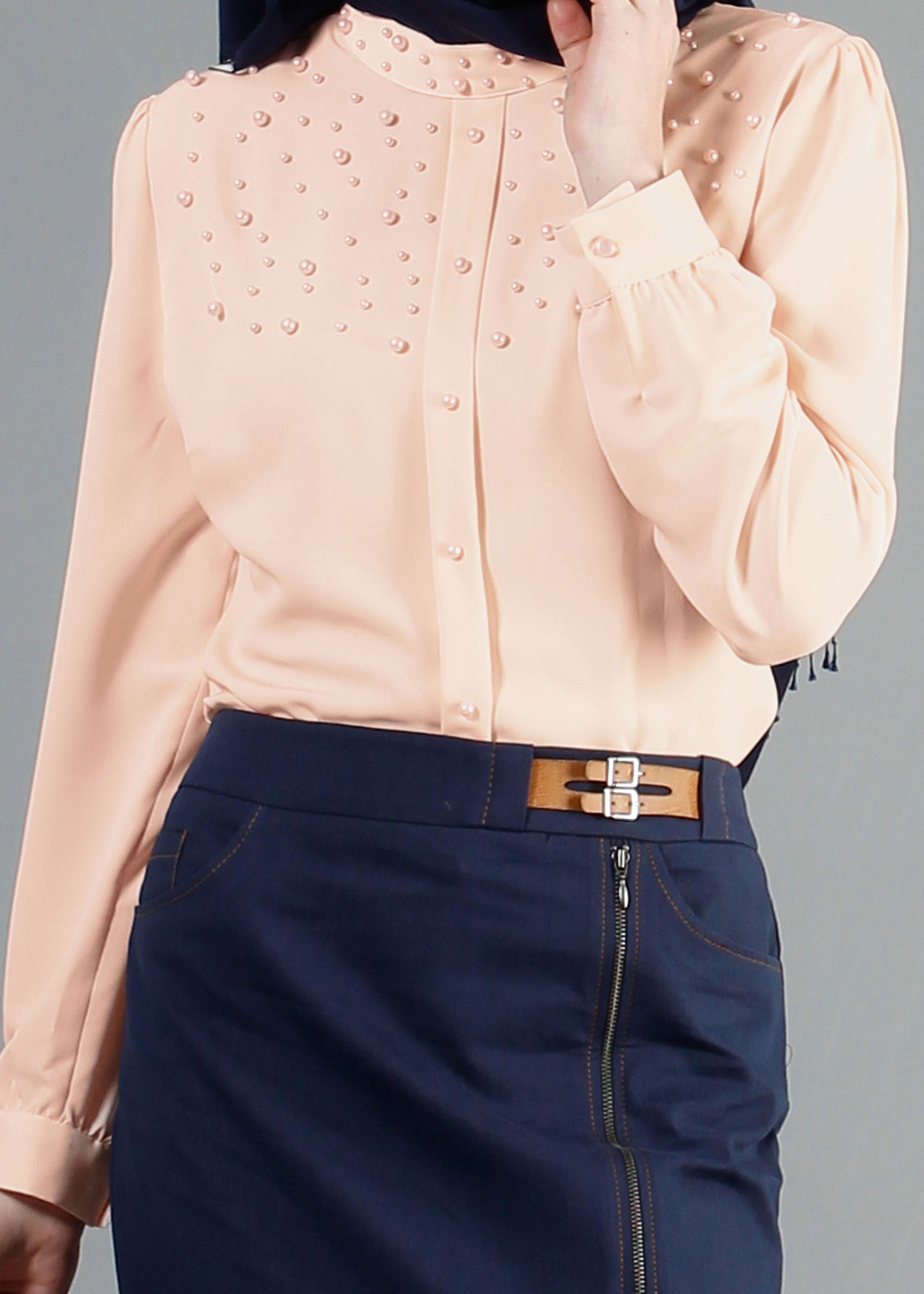 Tesettür giyim PUDRA İNCİ İŞLEME DETAYLI BLUZ 4411