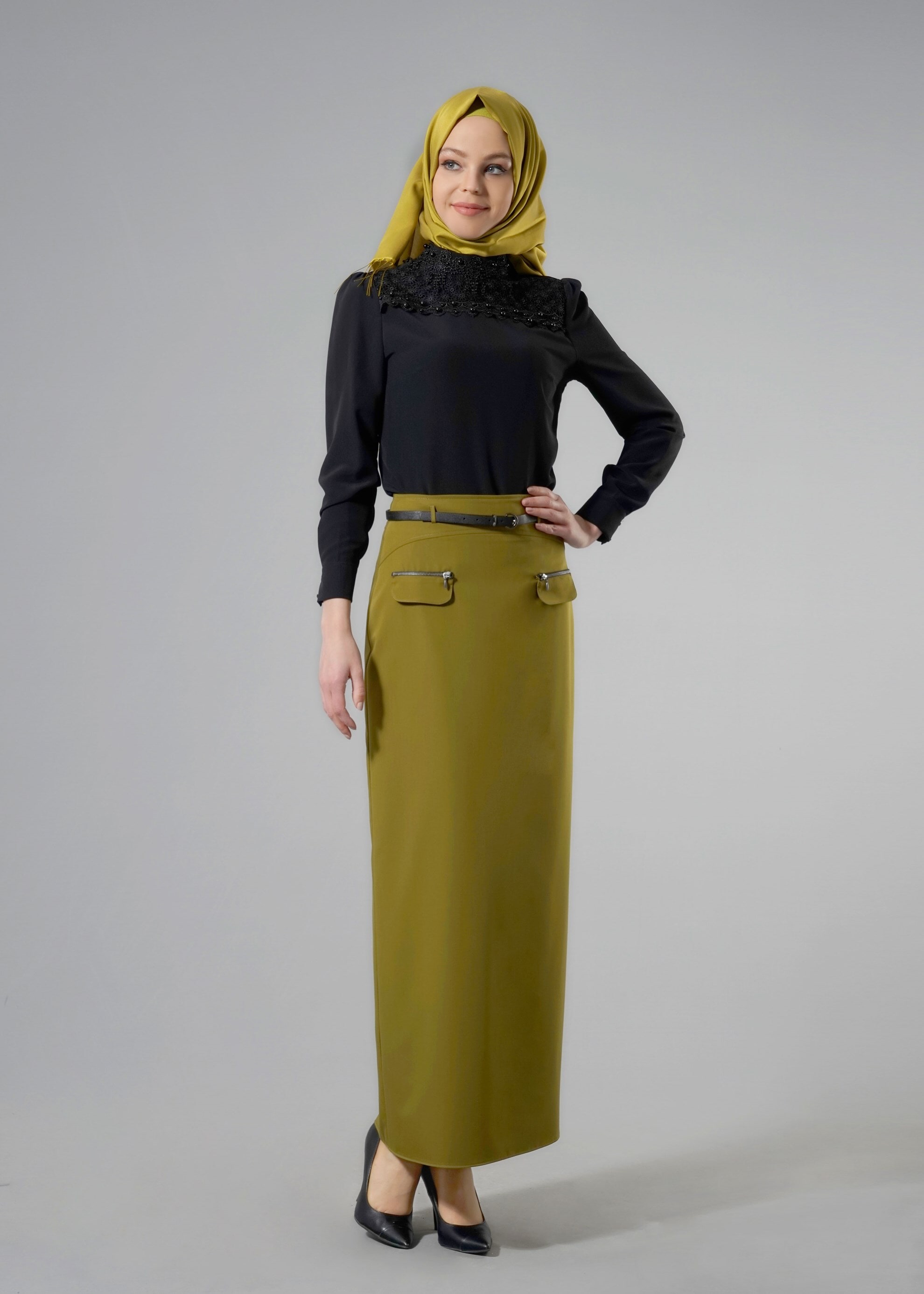 Tesettür giyim SİYAH İŞLEMELİ İNCİ DETAYLI BLUZ 4427