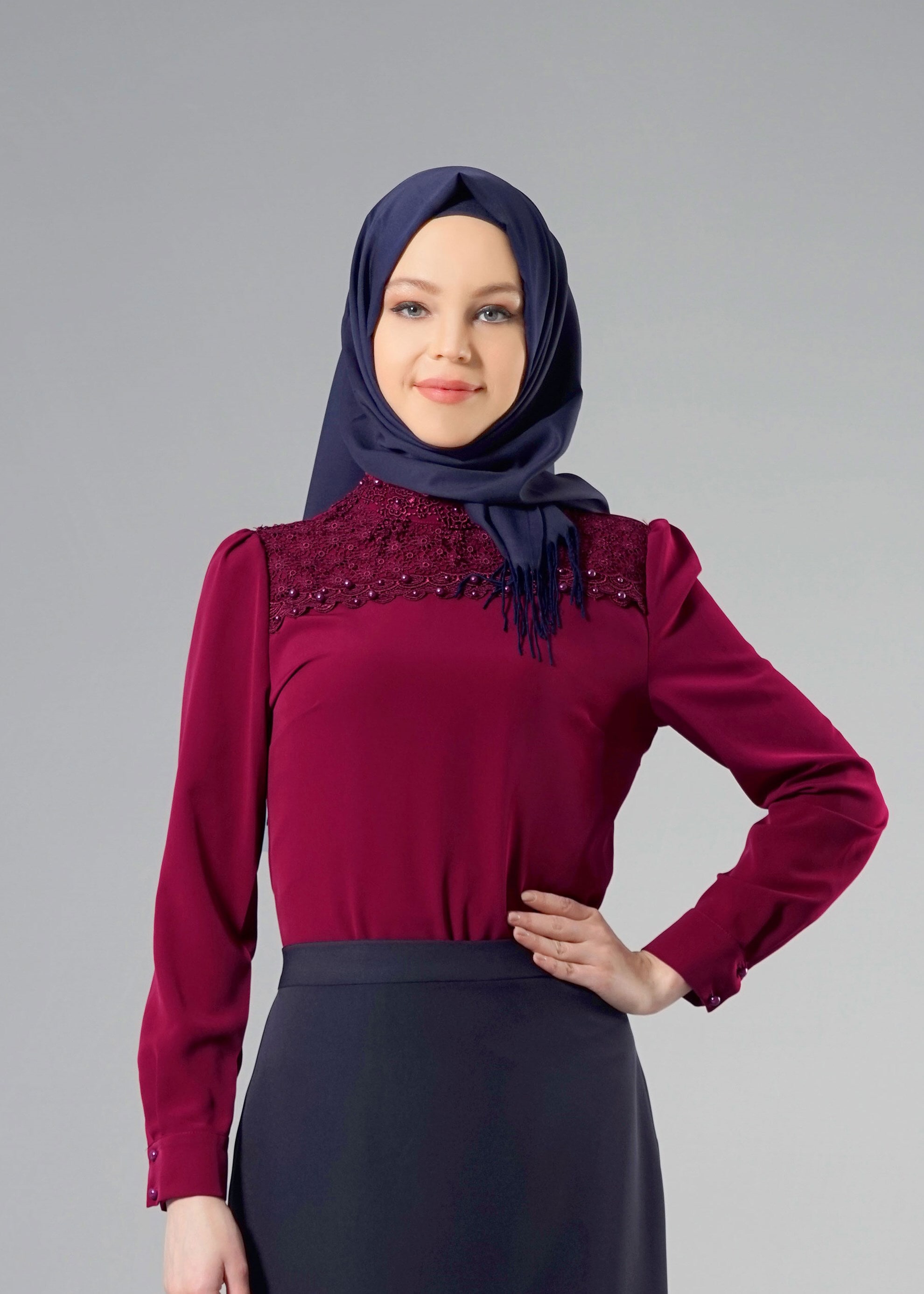 Tesettür giyim BORDO İŞLEMELİ İNCİ DETAYLI BLUZ 4427