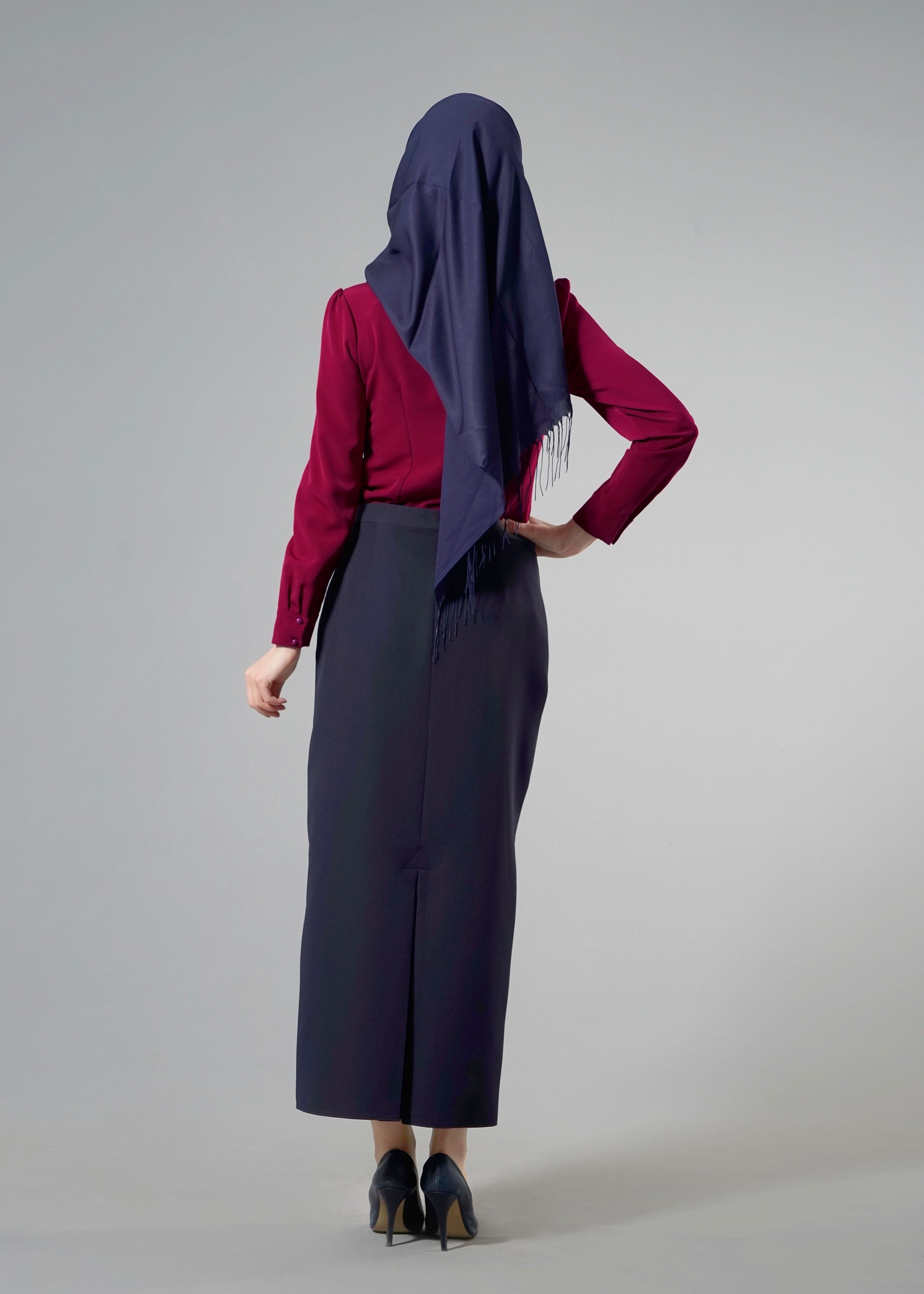 Tesettür giyim BORDO İŞLEMELİ İNCİ DETAYLI BLUZ 4427