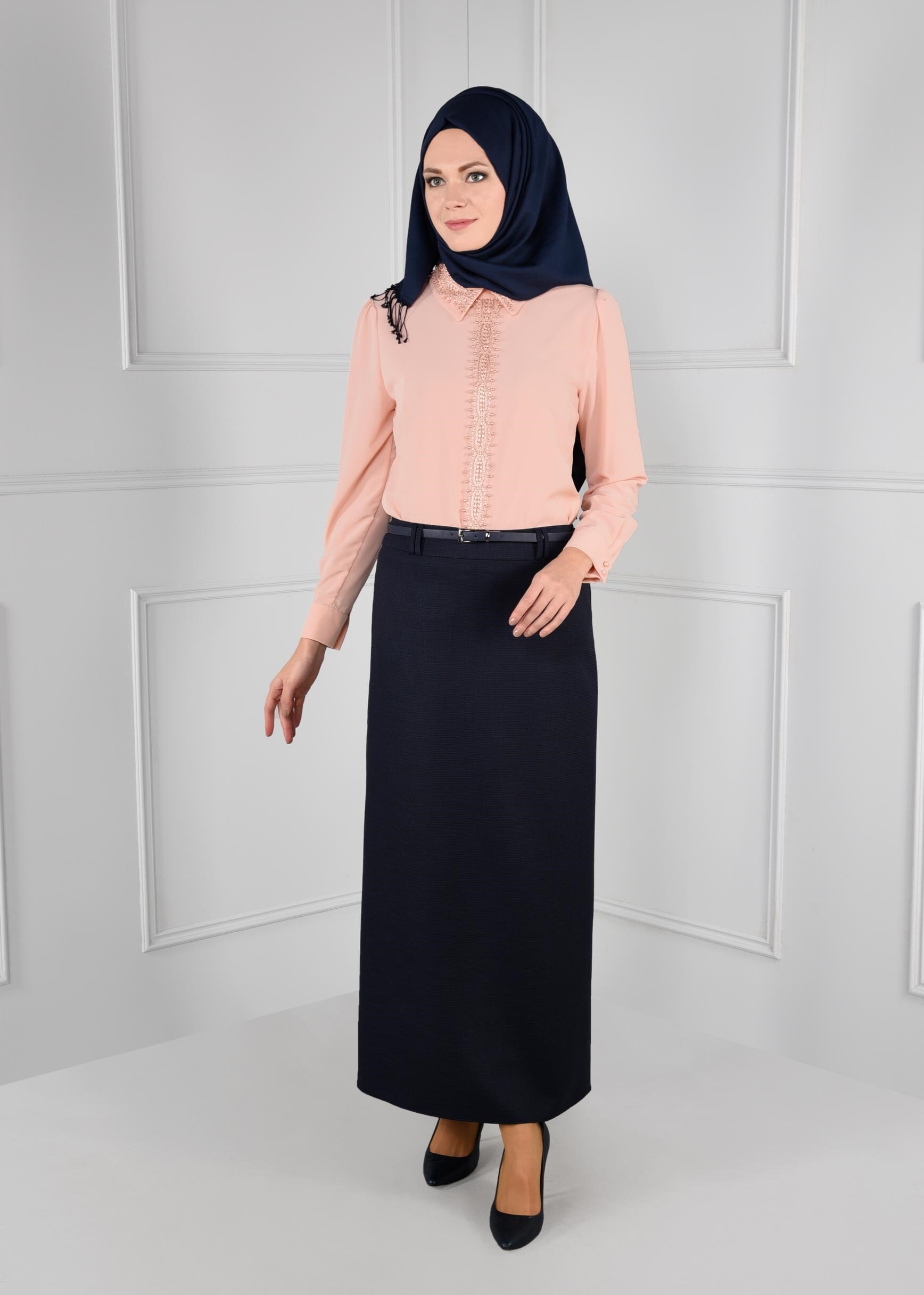 Tesettür giyim PUDRA İŞLEMELİ TAŞ DETAYLI BLUZ 4428