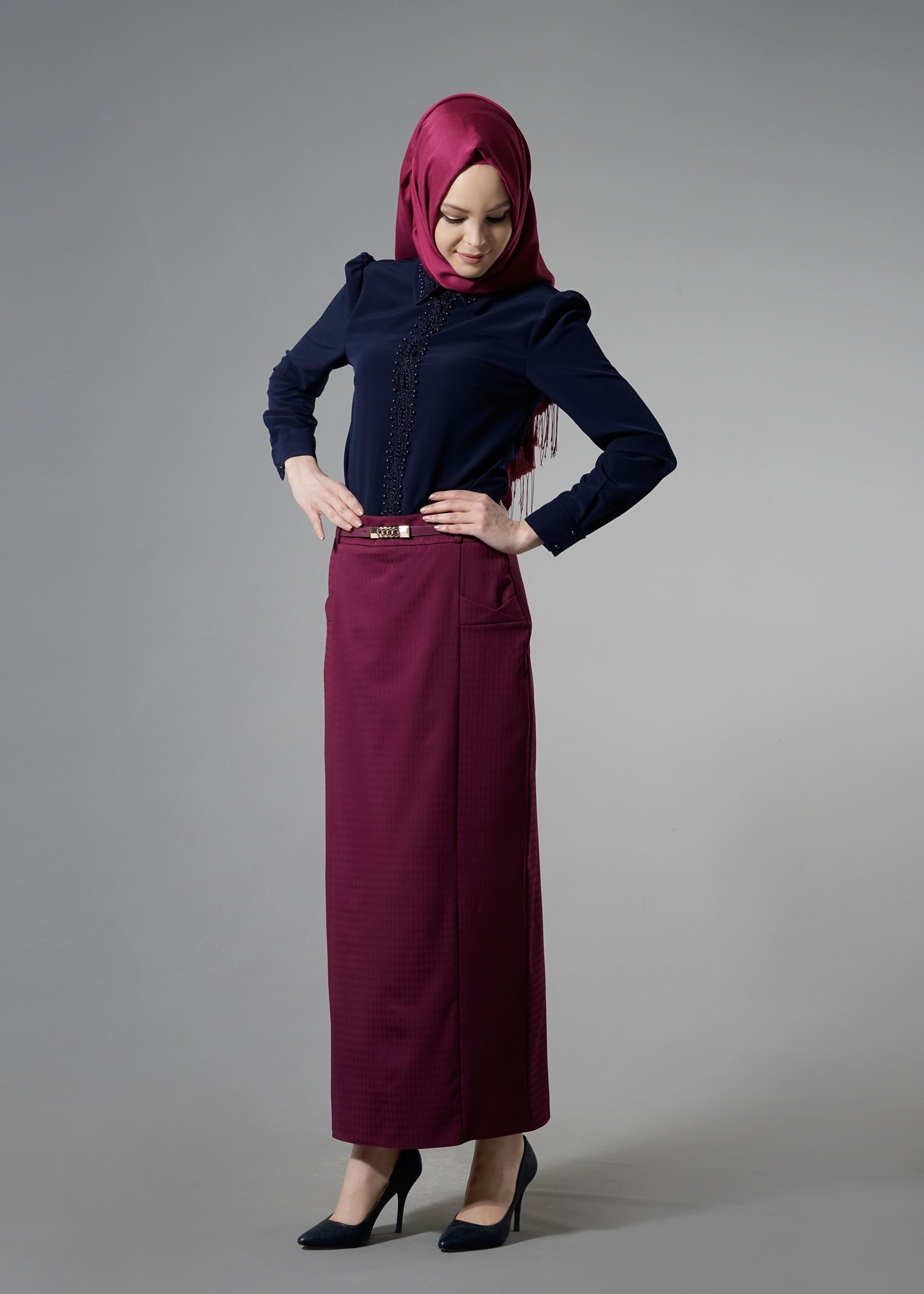 Tesettür giyim LACİVERT İŞLEMELİ TAŞ DETAYLI BLUZ 4428