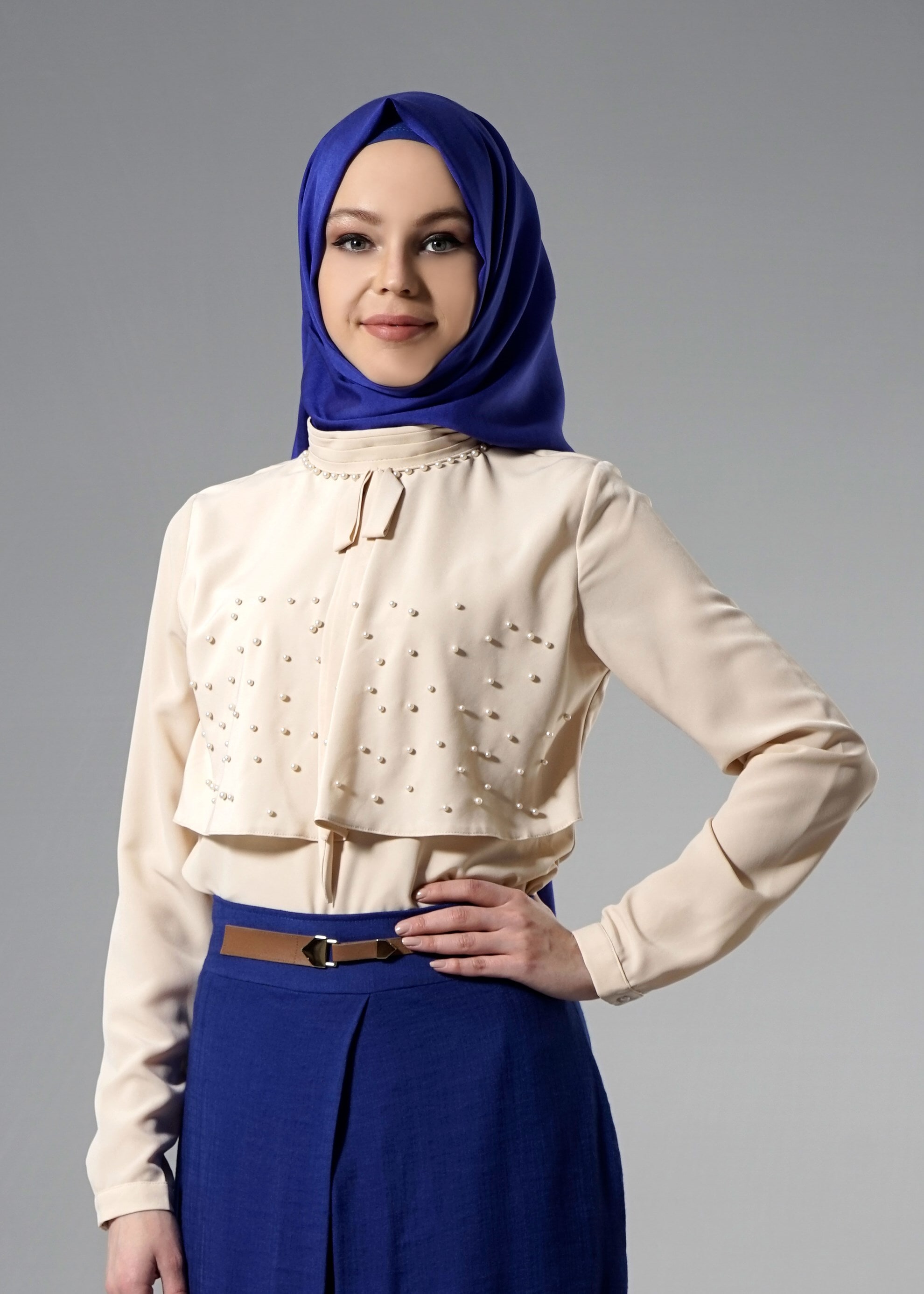 Vêtements hijab BEIGE BLOUSE COL ET POIGNETS DÉTAILLÉS PERLES 4432