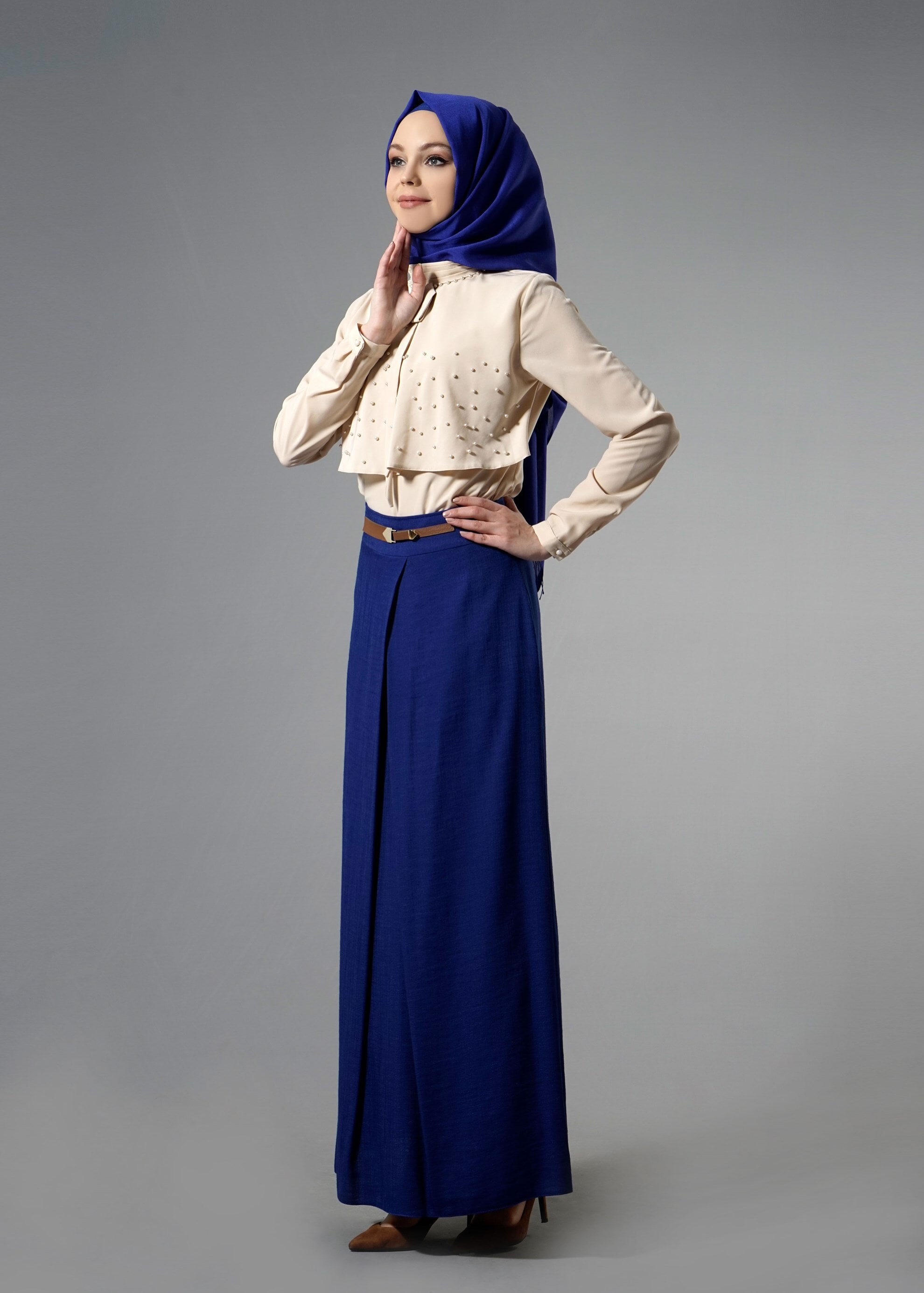 Vêtements hijab BEIGE BLOUSE COL ET POIGNETS DÉTAILLÉS PERLES 4432