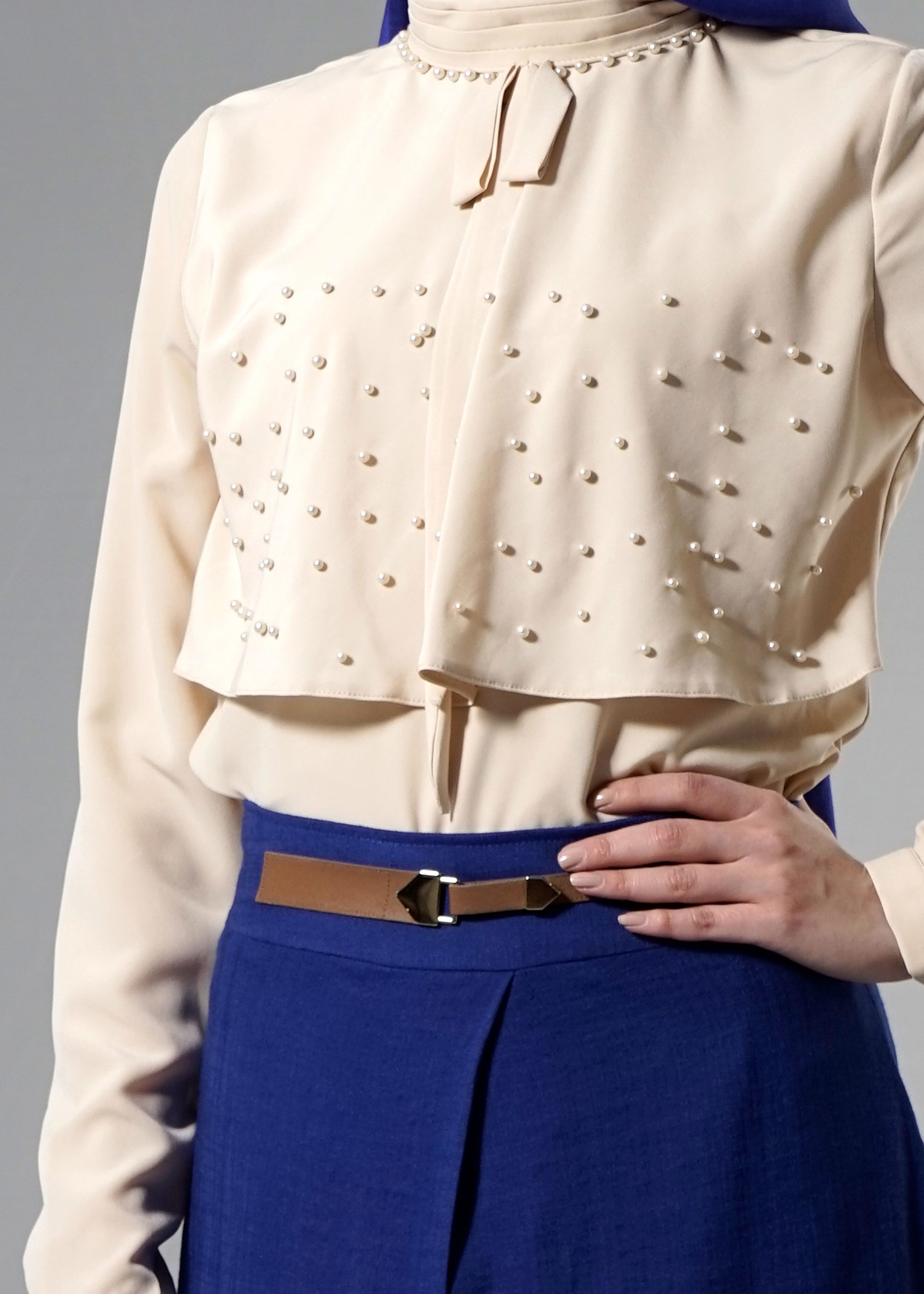 Vêtements hijab BEIGE BLOUSE COL ET POIGNETS DÉTAILLÉS PERLES 4432