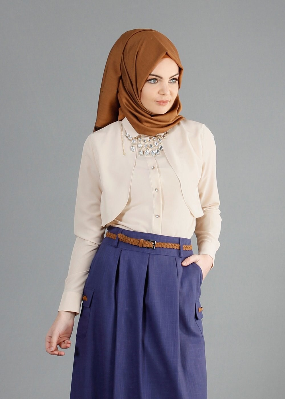 Tesettür giyim BEJ TAŞ DÜĞMELİ BLUZ 4435