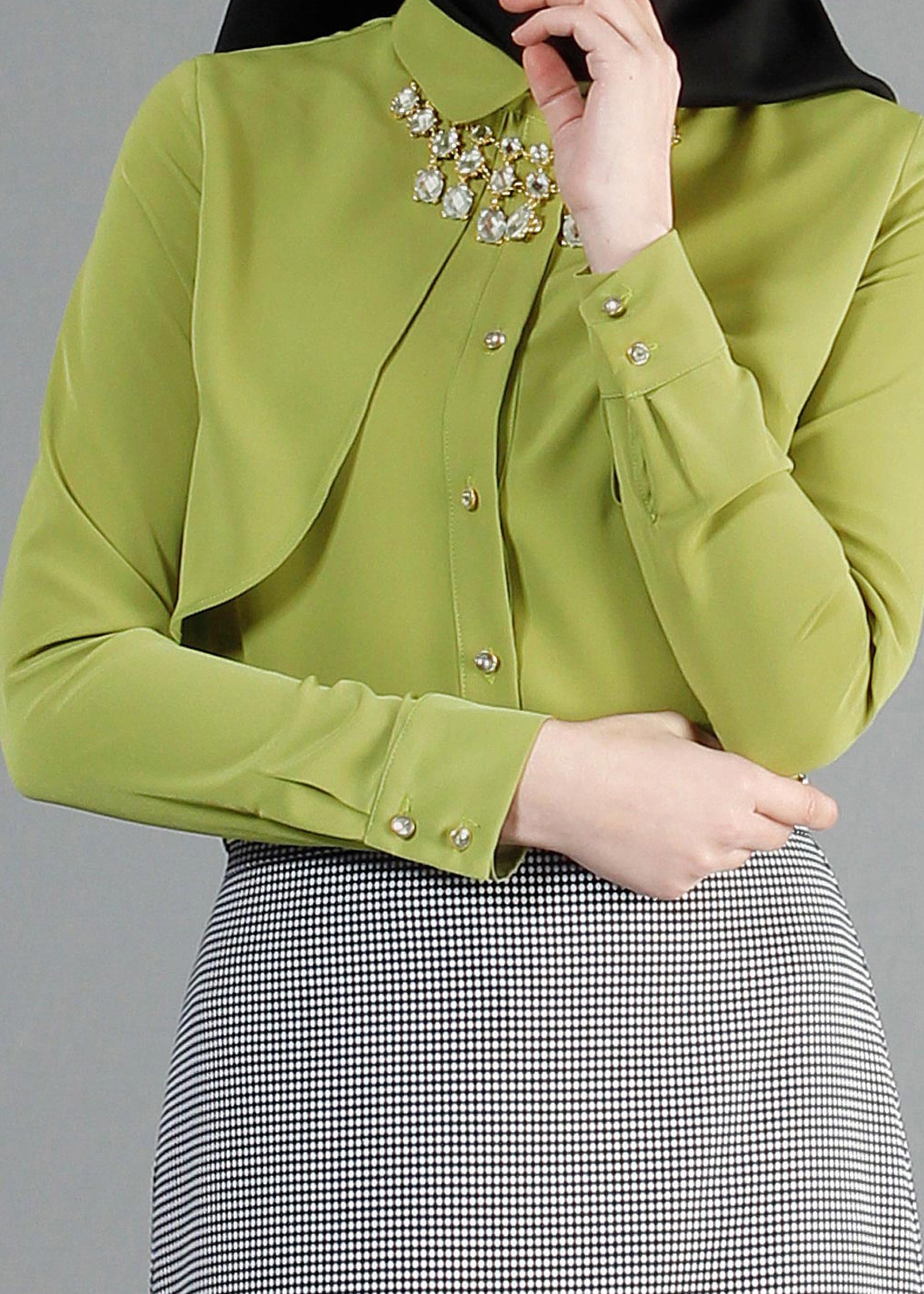 Tesettür giyim HAKİ TAŞ DÜĞMELİ BLUZ 4435