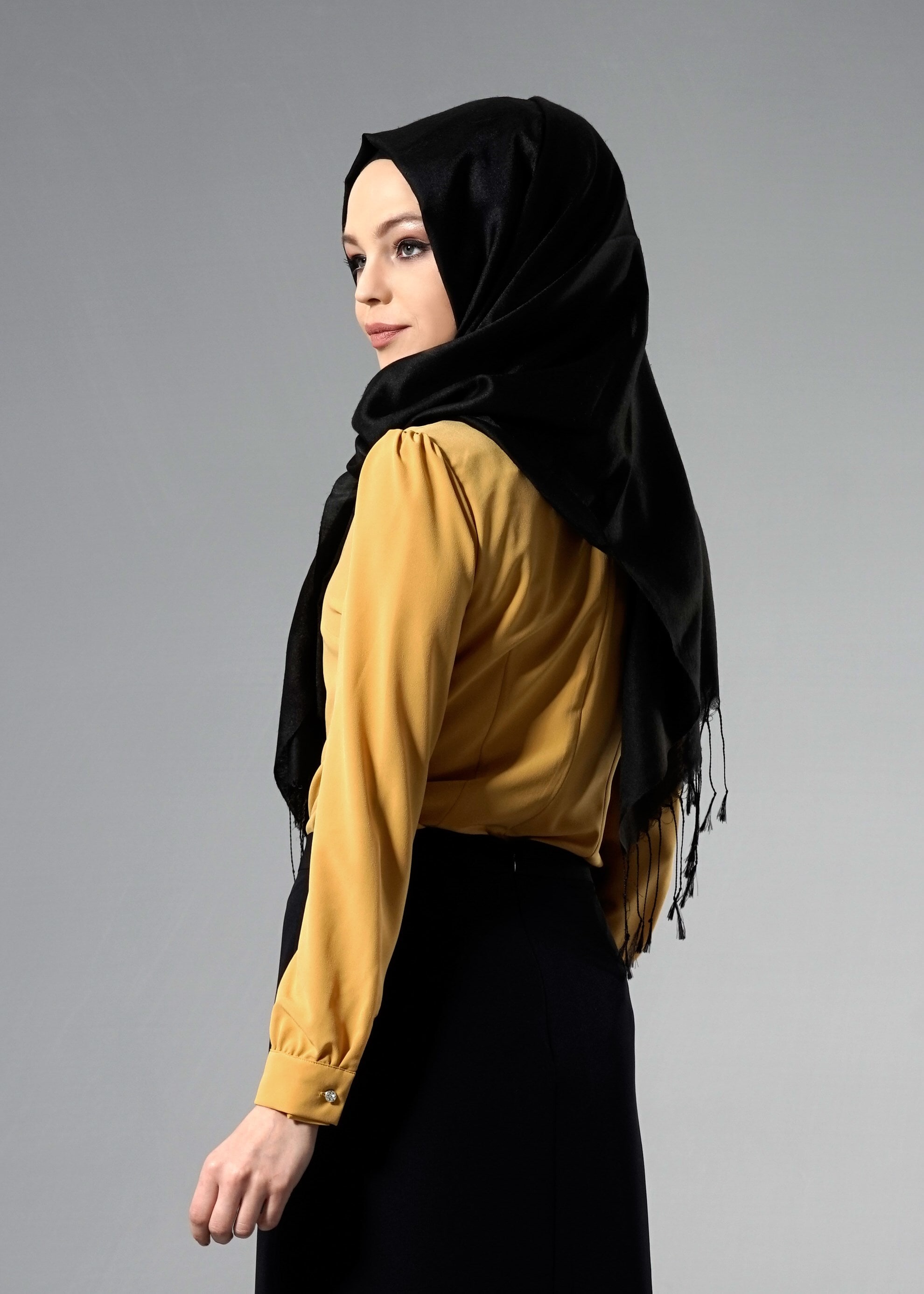 Tesettür giyim SARI YAKA VE OMUZ DETAYLI BLUZ 4437