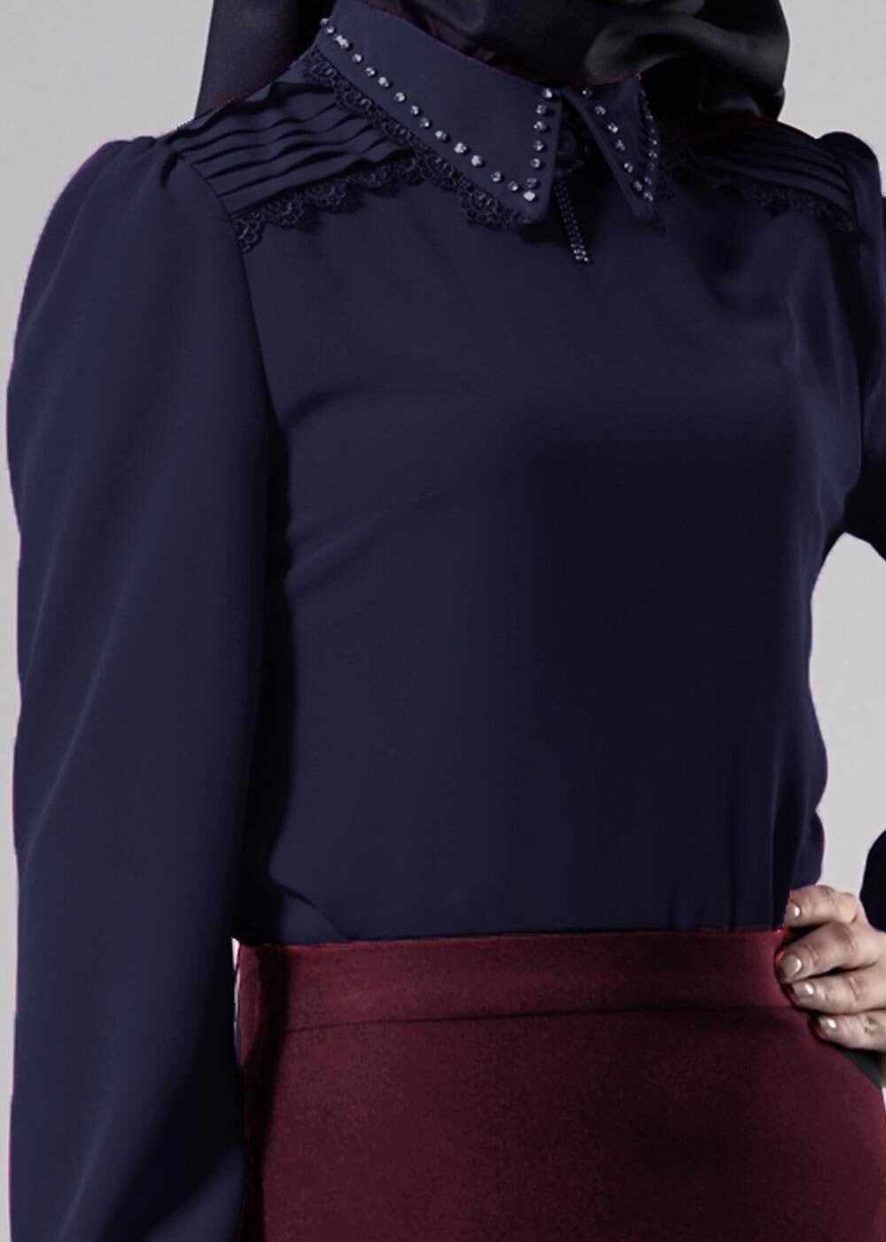Tesettür giyim LACİVERT YAKA VE OMUZ DETAYLI BLUZ 4437