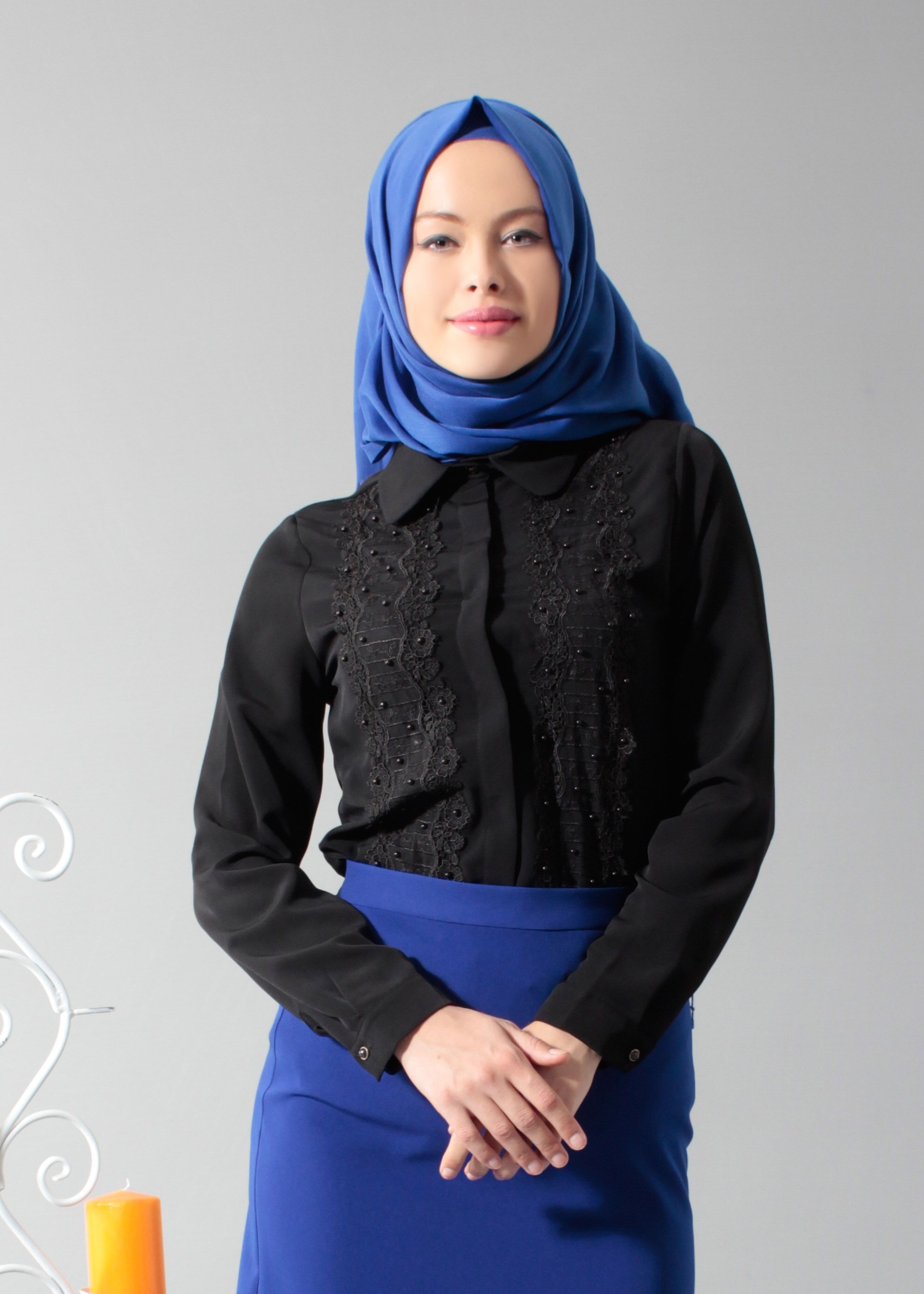 Tesettür giyim SİYAH NAKIŞ İŞLEMELİ İNCİ DETAYLI BLUZ 4438 