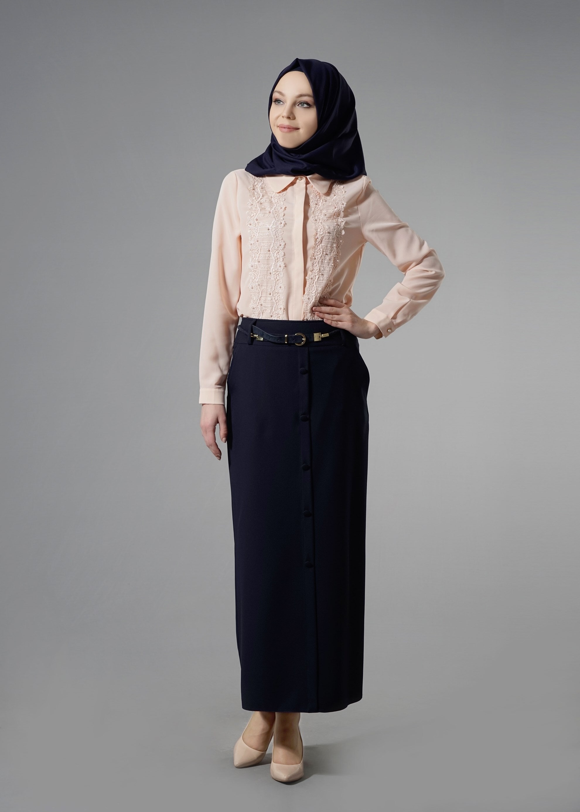 Tesettür giyim PUDRA NAKIŞ İŞLEMELİ İNCİ DETAYLI BLUZ 4438 