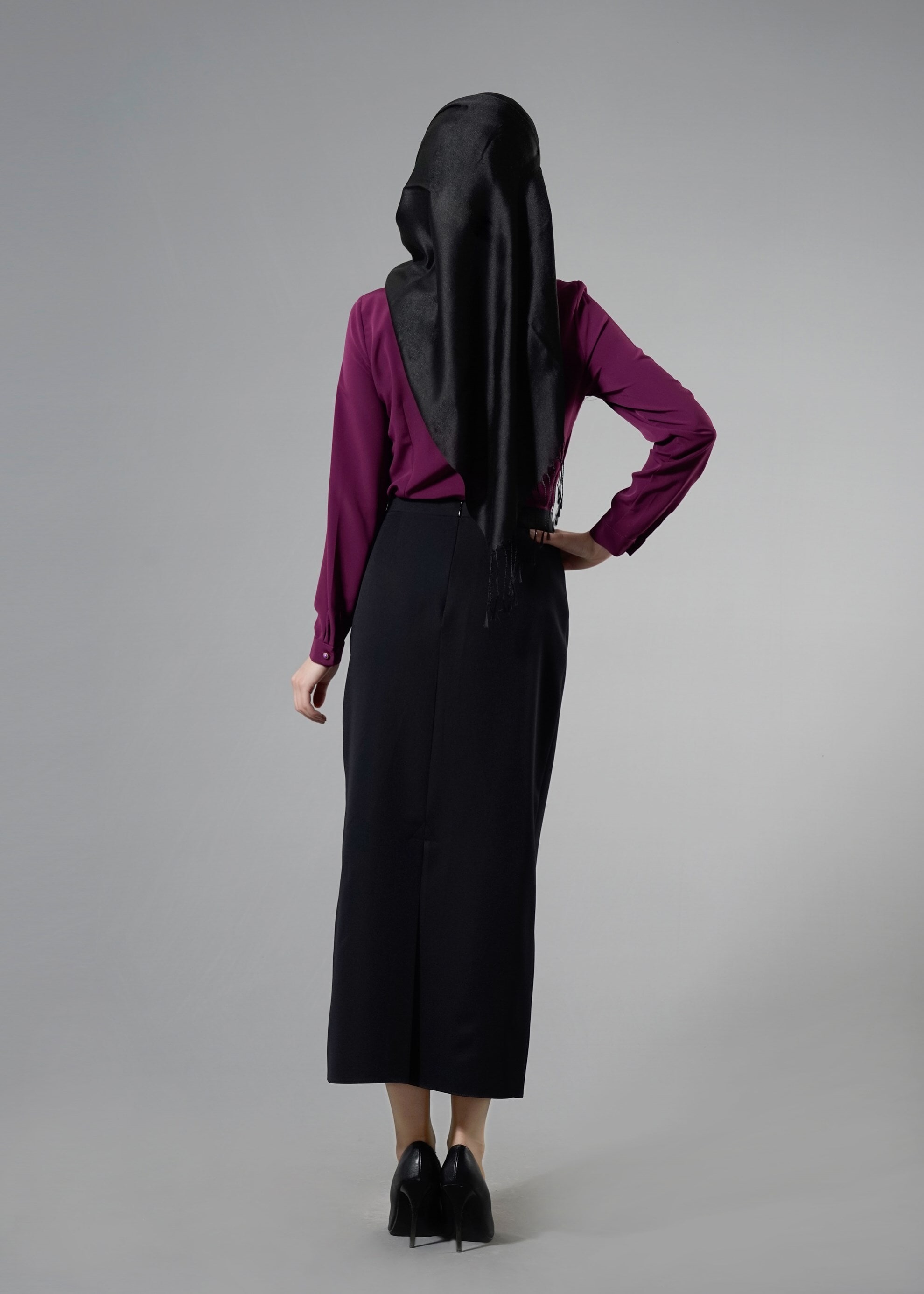 Tesettür giyim BORDO NAKIŞ İŞLEMELİ İNCİ DETAYLI BLUZ 4438 