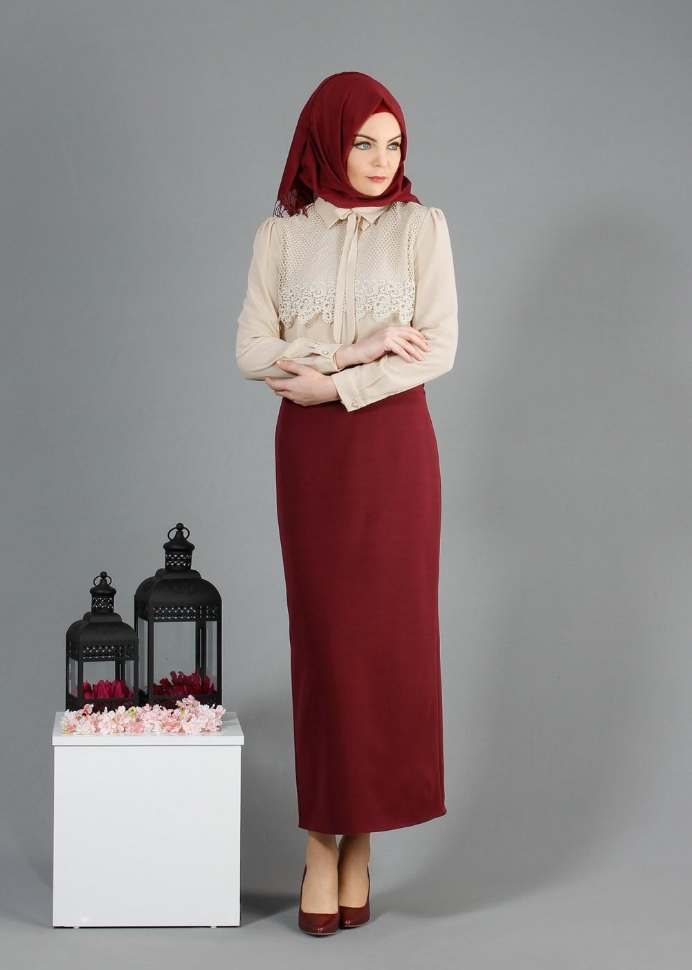 Tesettür giyim BEJ YAKASI BAĞLAMALI NAKIŞ İŞLEMELİ BLUZ 4439