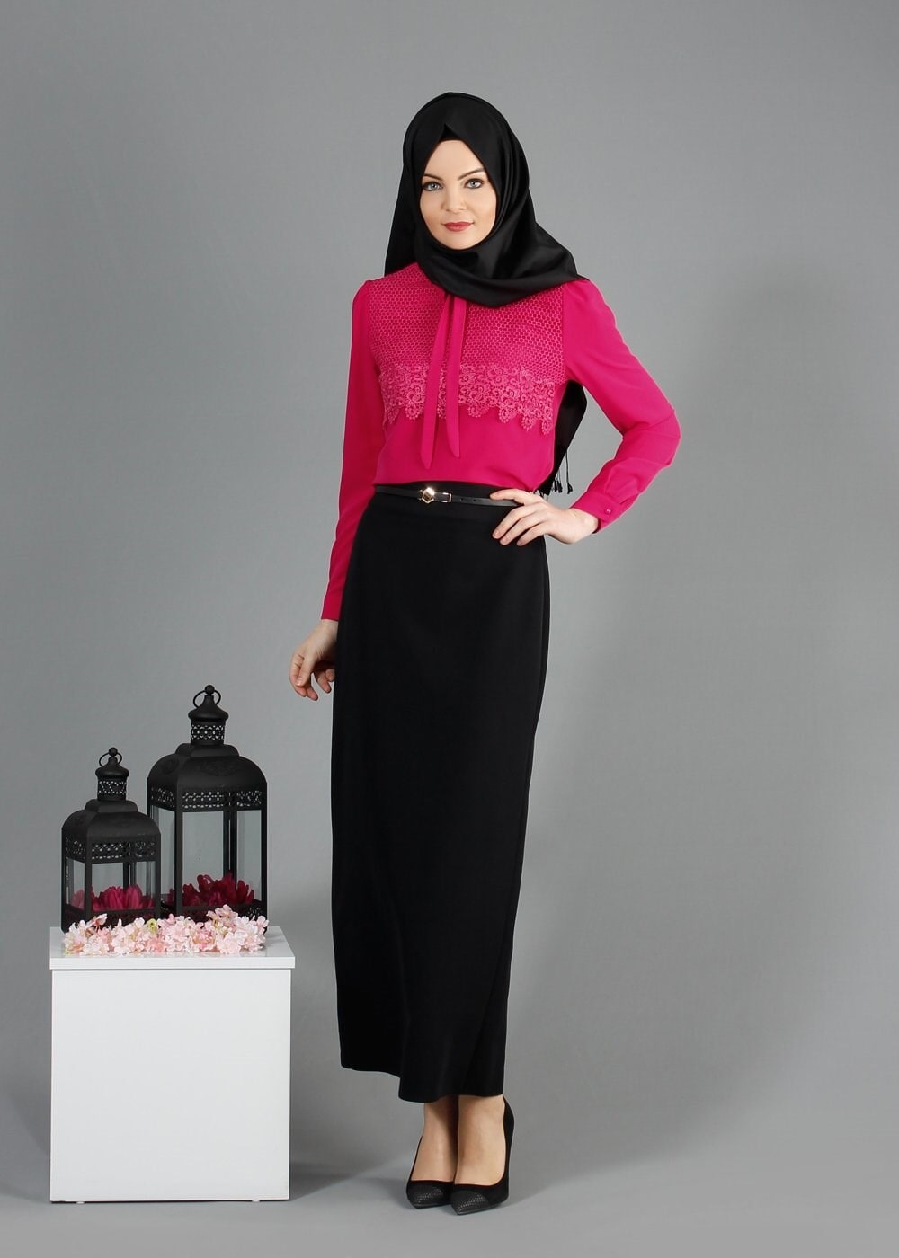 Tesettür giyim FUŞYA YAKASI BAĞLAMALI NAKIŞ İŞLEMELİ BLUZ 4439