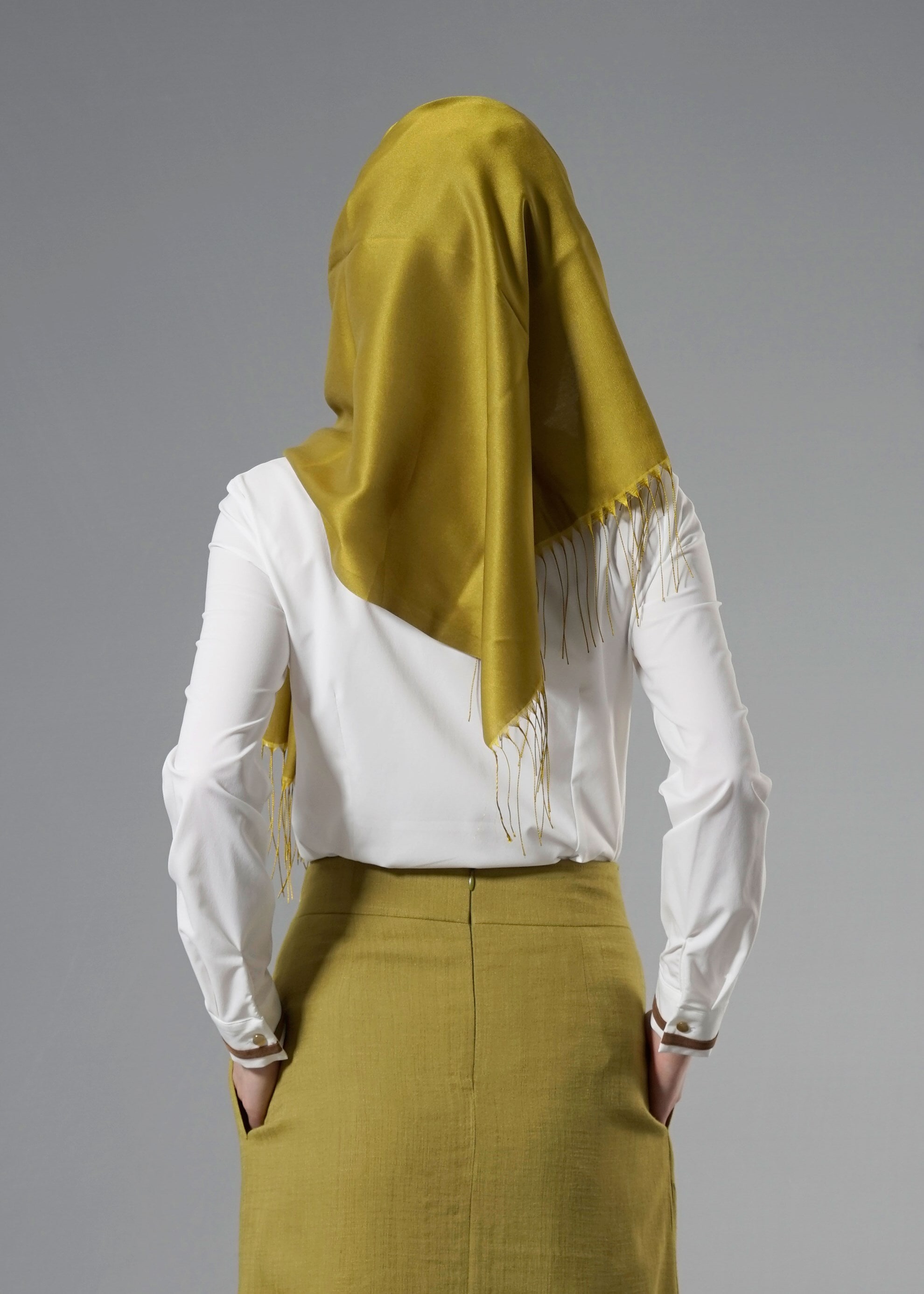 Tesettür giyim BEYAZ CEP DETAYLI GİZLİ DÜĞMELİ BLUZ 4442