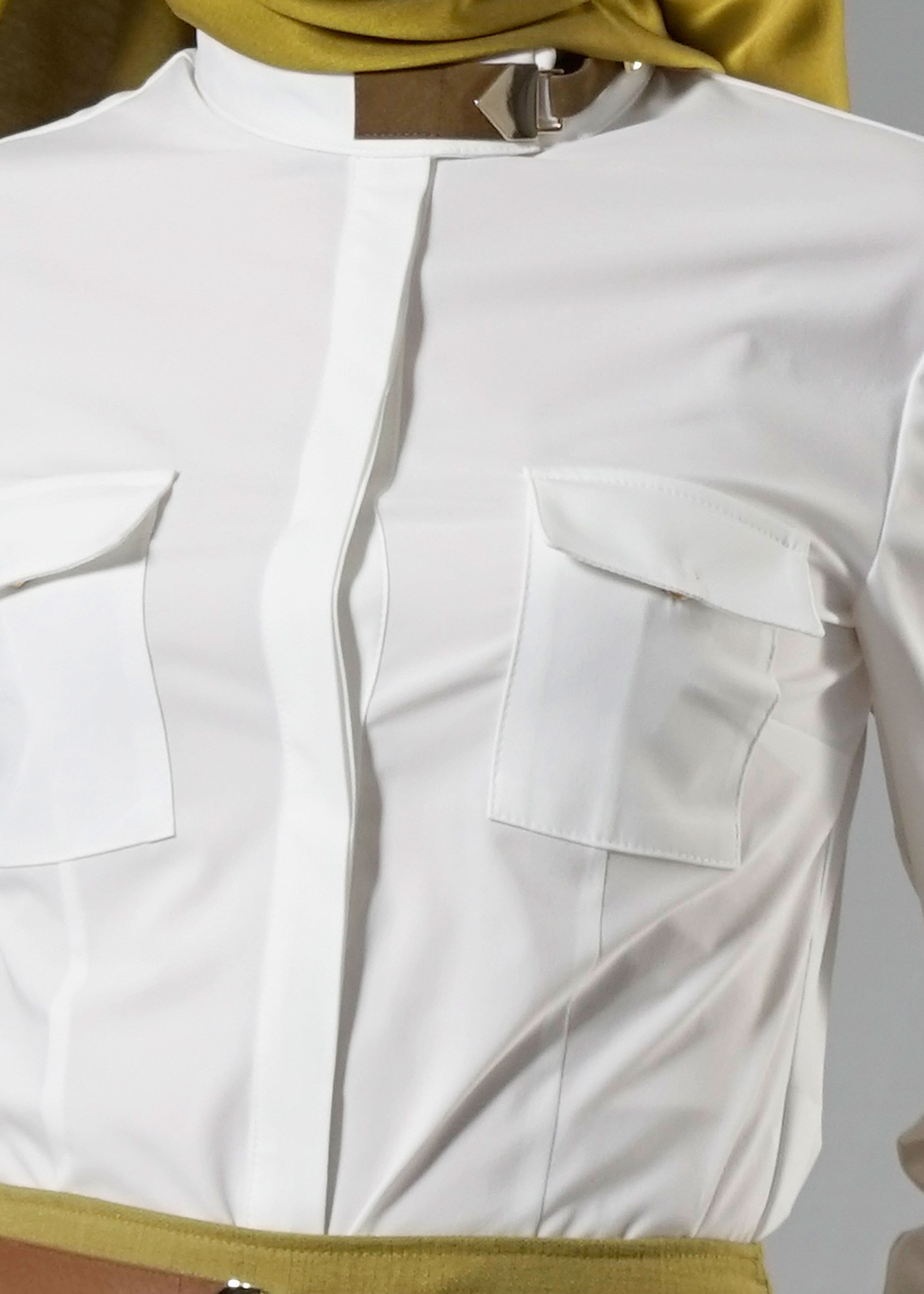 Tesettür giyim BEYAZ CEP DETAYLI GİZLİ DÜĞMELİ BLUZ 4442