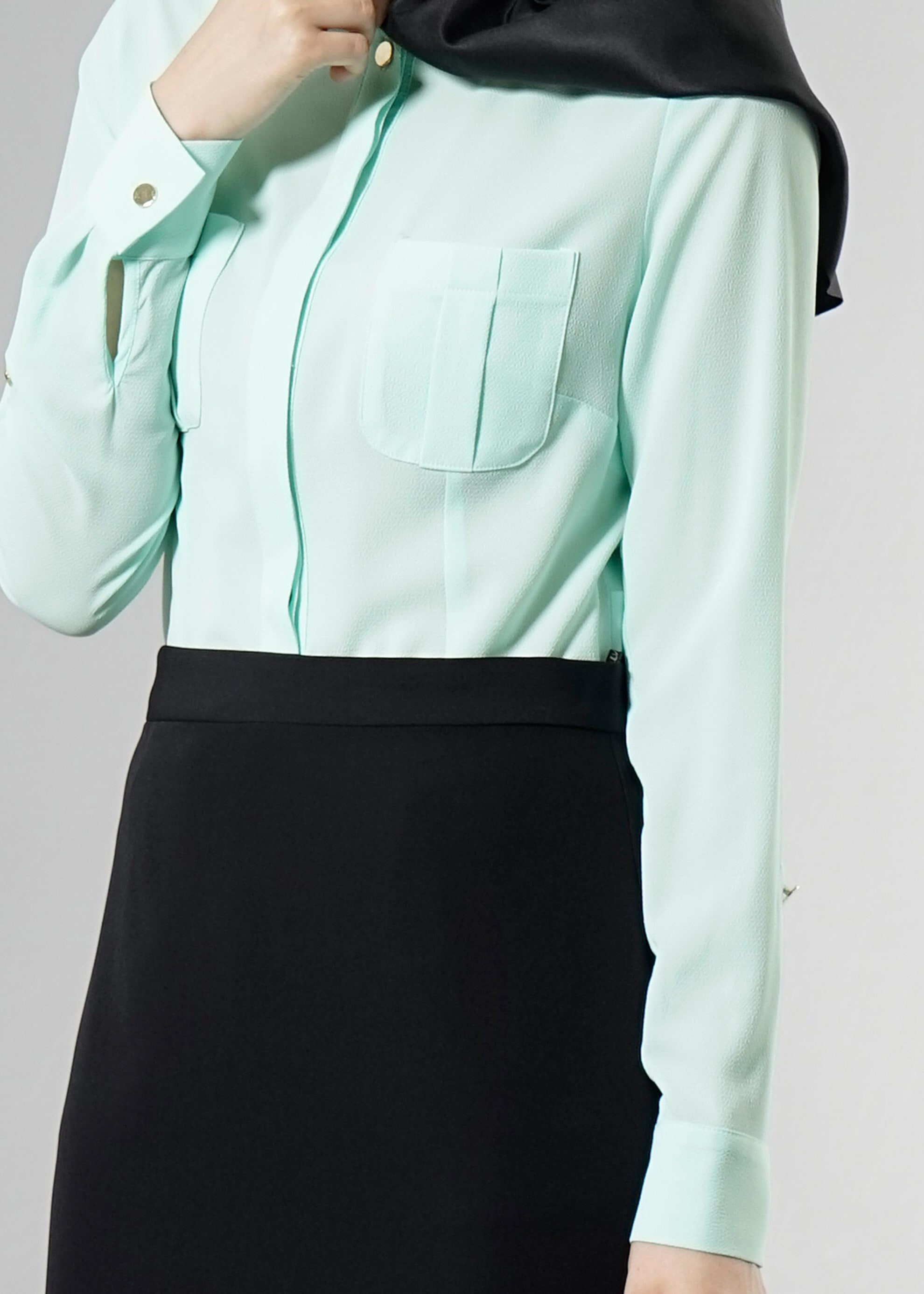 Tesettür giyim YEŞİL CEP DETAYLI GİZLİ DÜĞMELİ BLUZ 4475