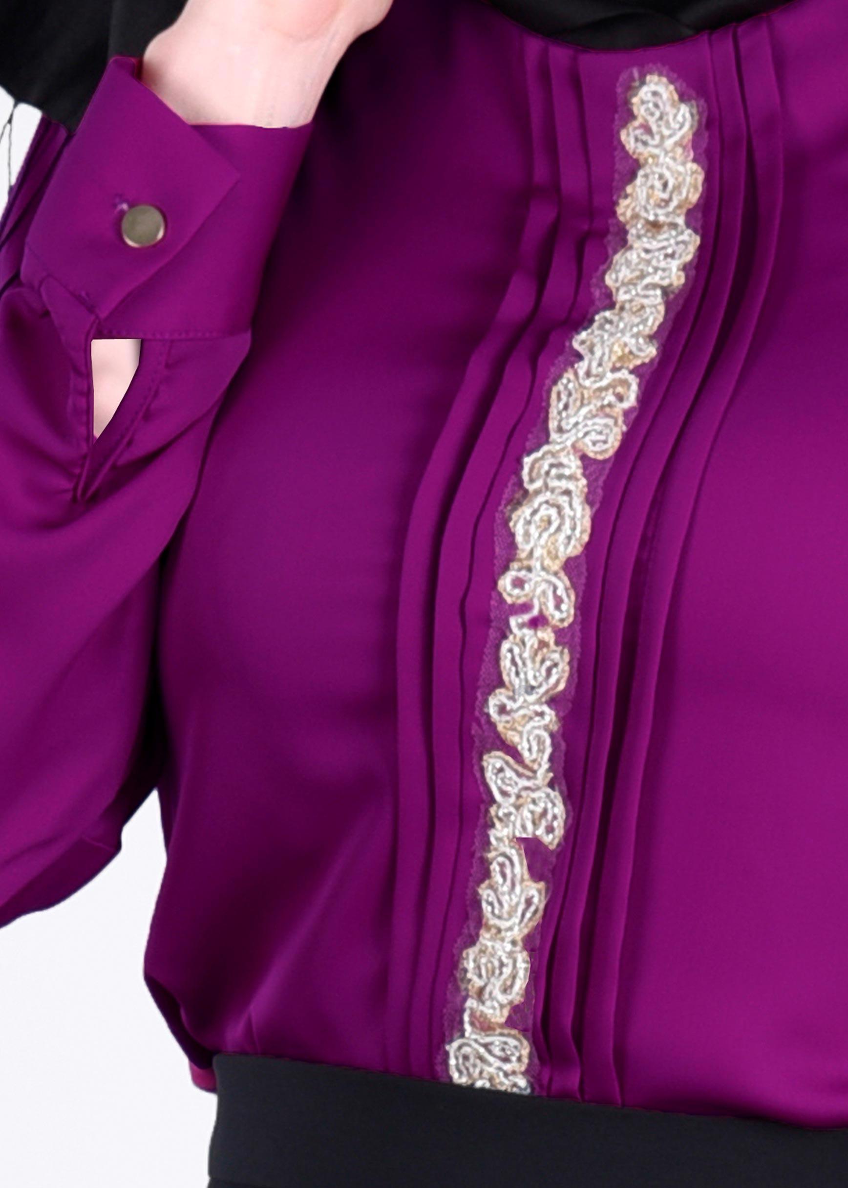 Tesettür giyim MOR NAKIŞ DETAYLI MANŞETLERİ DÜĞMELİ BLUZ 4476