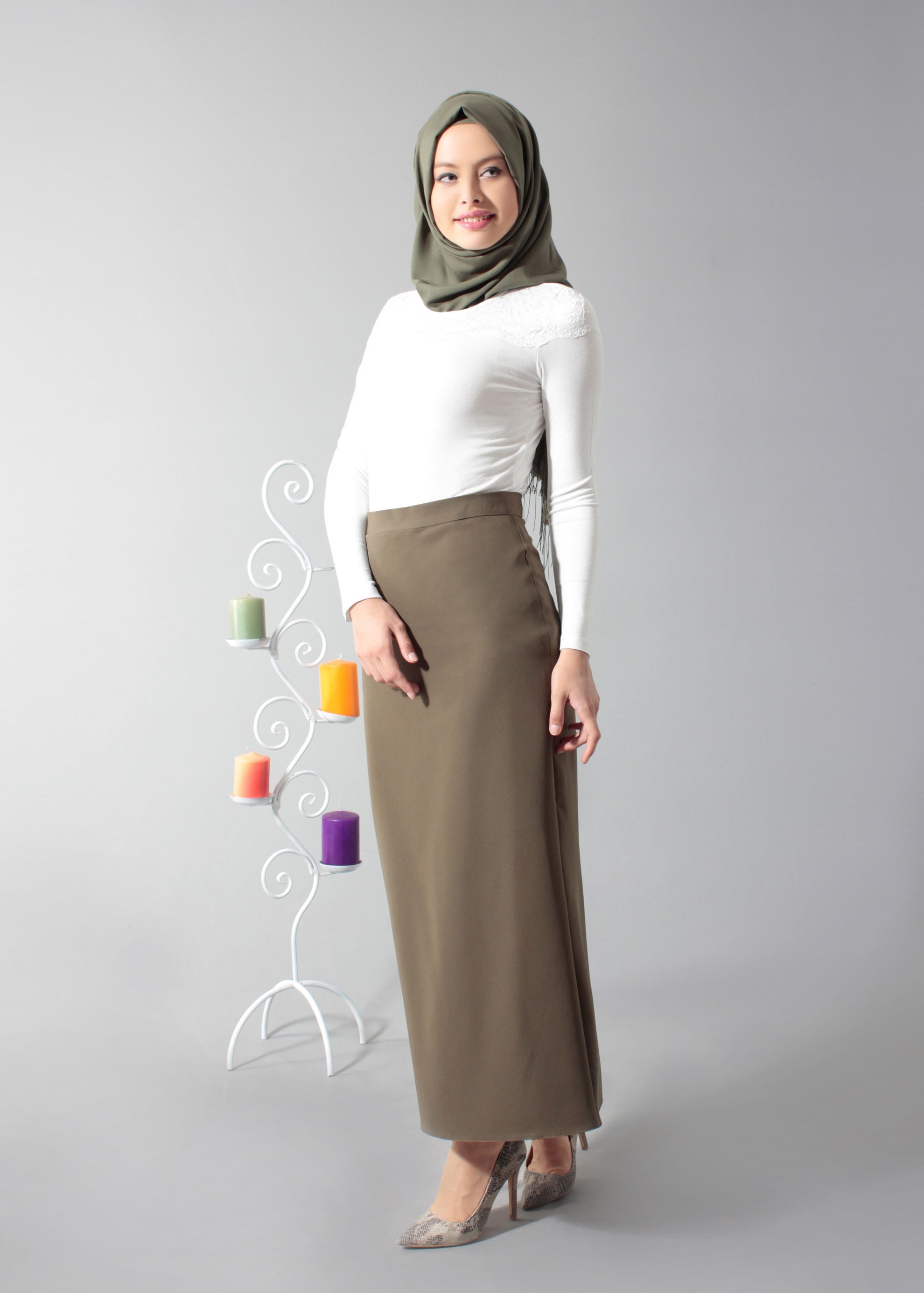 Tesettür giyim BEYAZ NAKIŞ DETAYLI BLUZ 4562