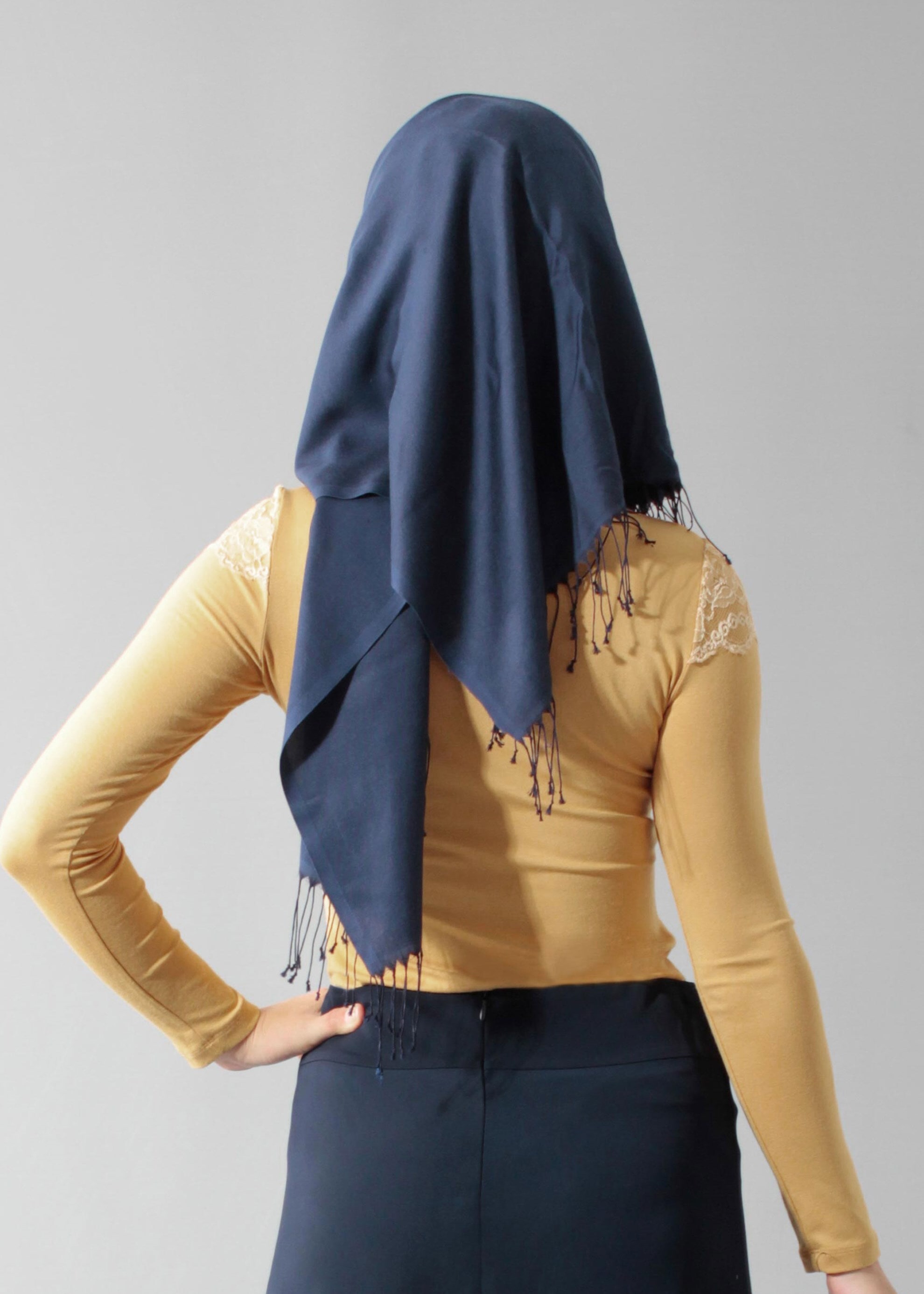 Tesettür giyim SARI NAKIŞ DETAYLI BLUZ 4562