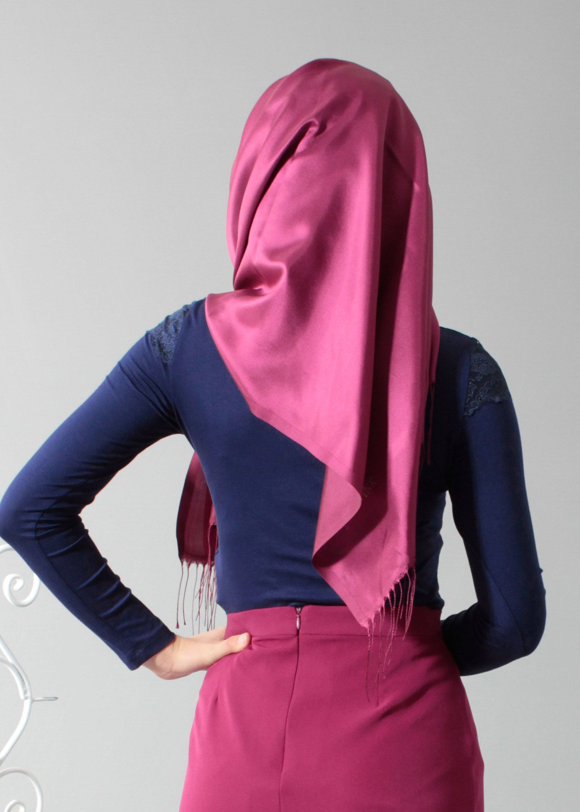 Tesettür giyim LACİVERT NAKIŞ DETAYLI BLUZ 4562