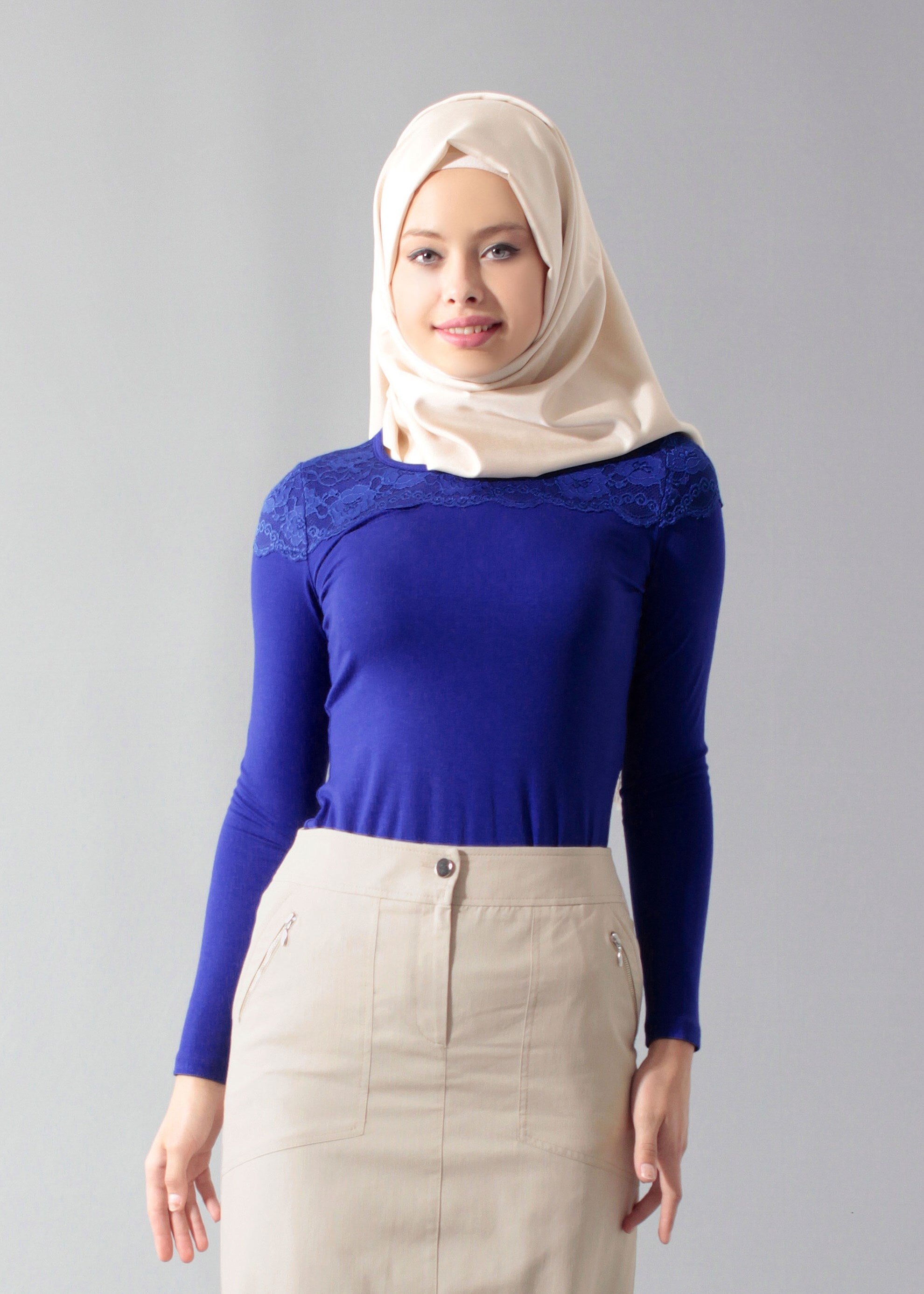 Tesettür giyim MAVİ NAKIŞ DETAYLI BLUZ 4562