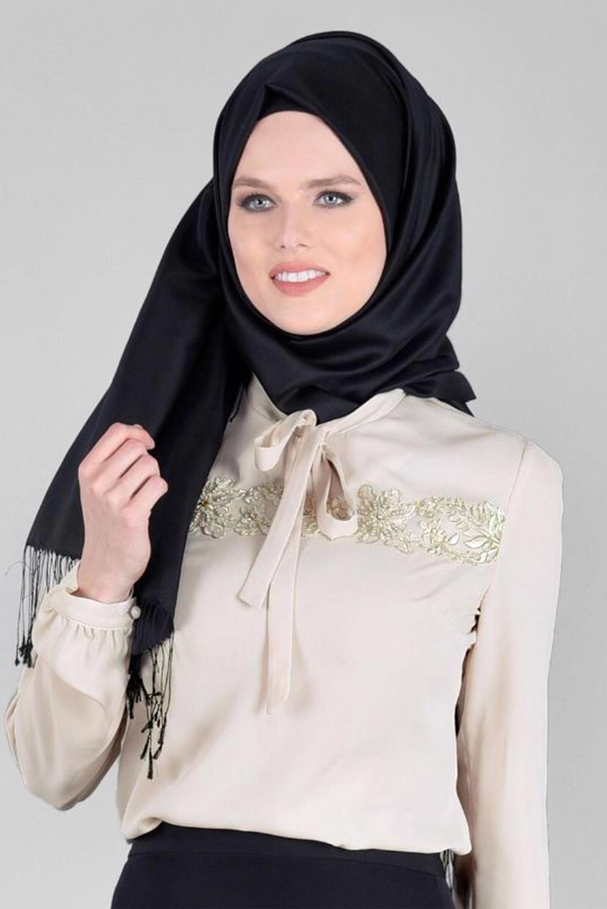 Tesettür giyim BEJ YAKASI BAĞLAMA DETAYLI NAKIŞLI BLUZ 4588 