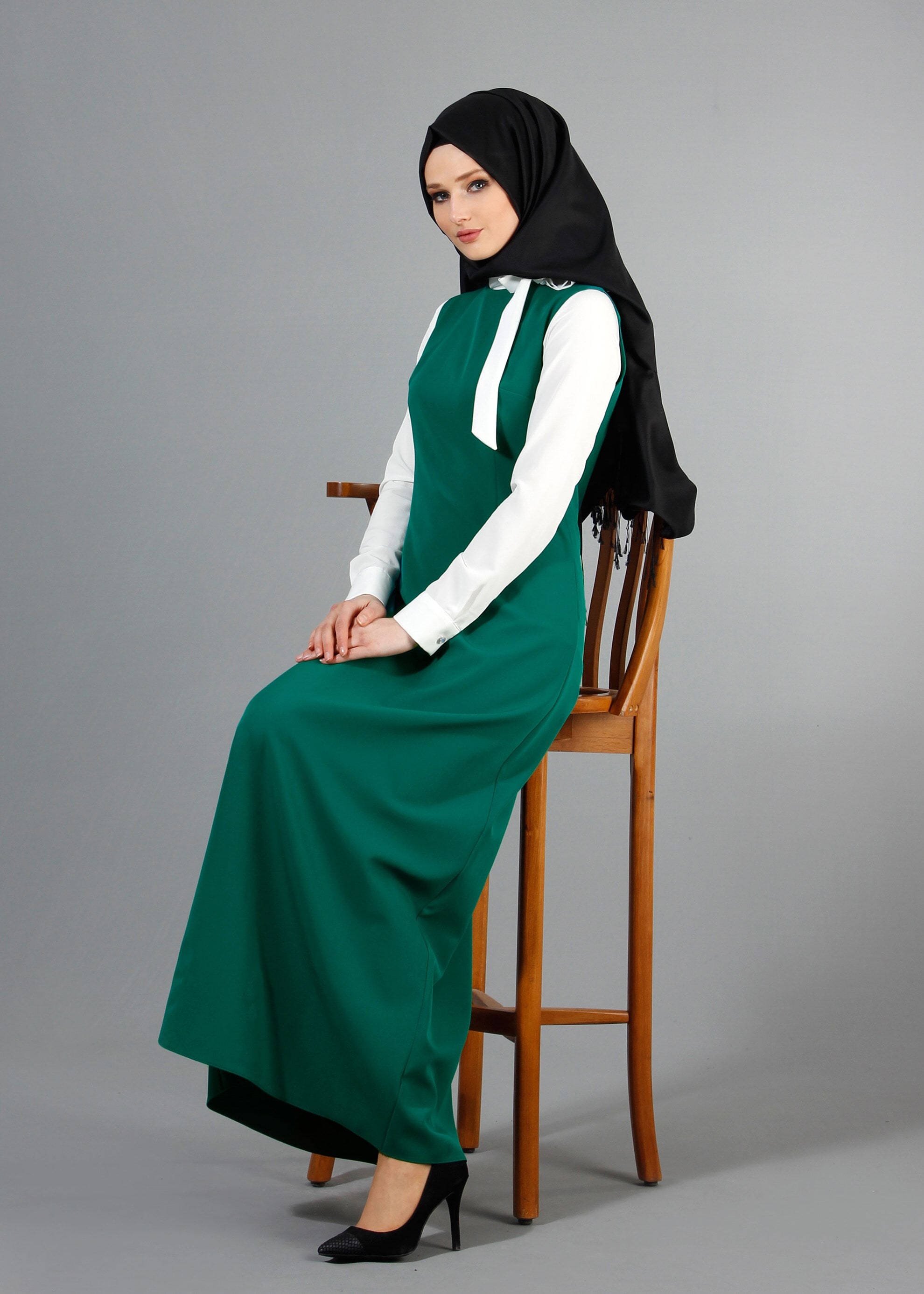Tesettür giyim YEŞİL YAKASI BAĞLAMALI İŞLEMELİ ELBİSE 4145