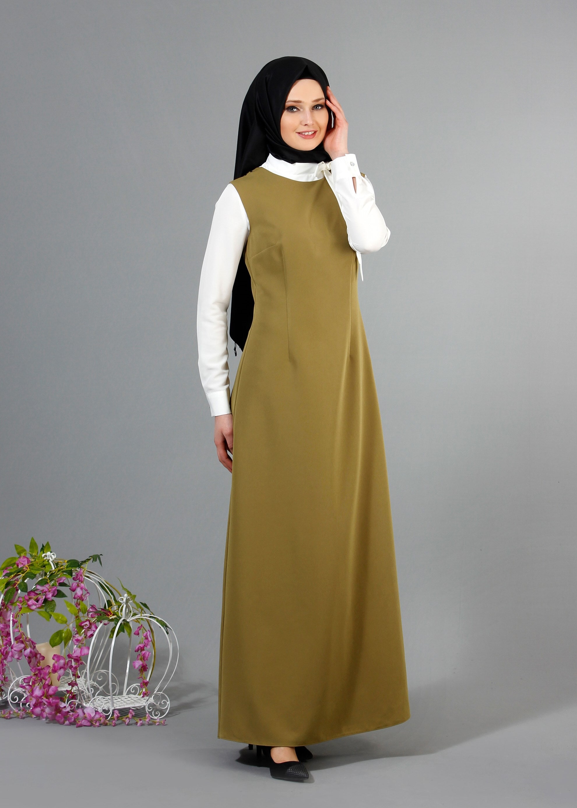 Tesettür giyim YEŞİL YAKASI BAĞLAMALI İŞLEMELİ ELBİSE 4145