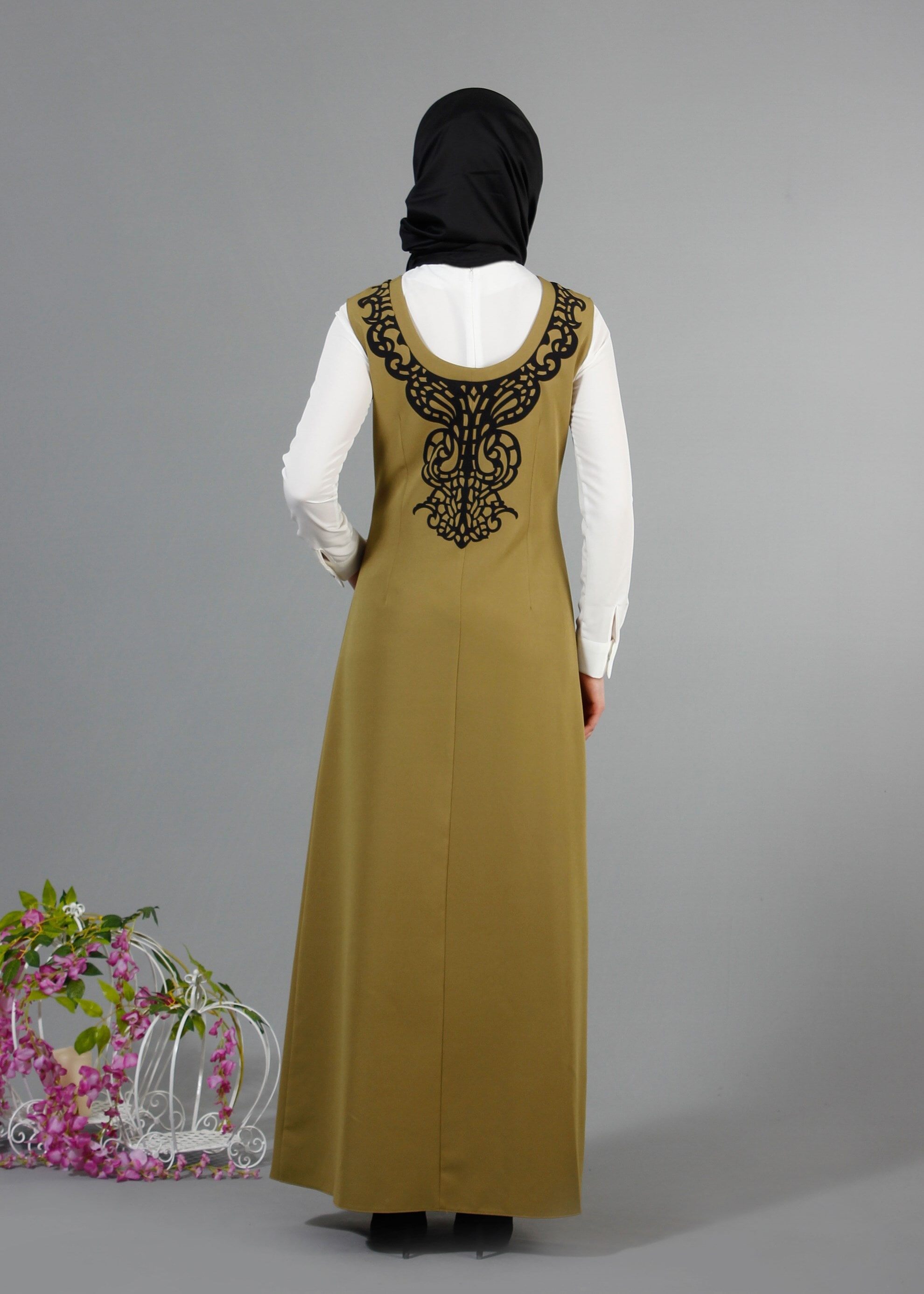 Tesettür giyim YEŞİL YAKASI BAĞLAMALI İŞLEMELİ ELBİSE 4145