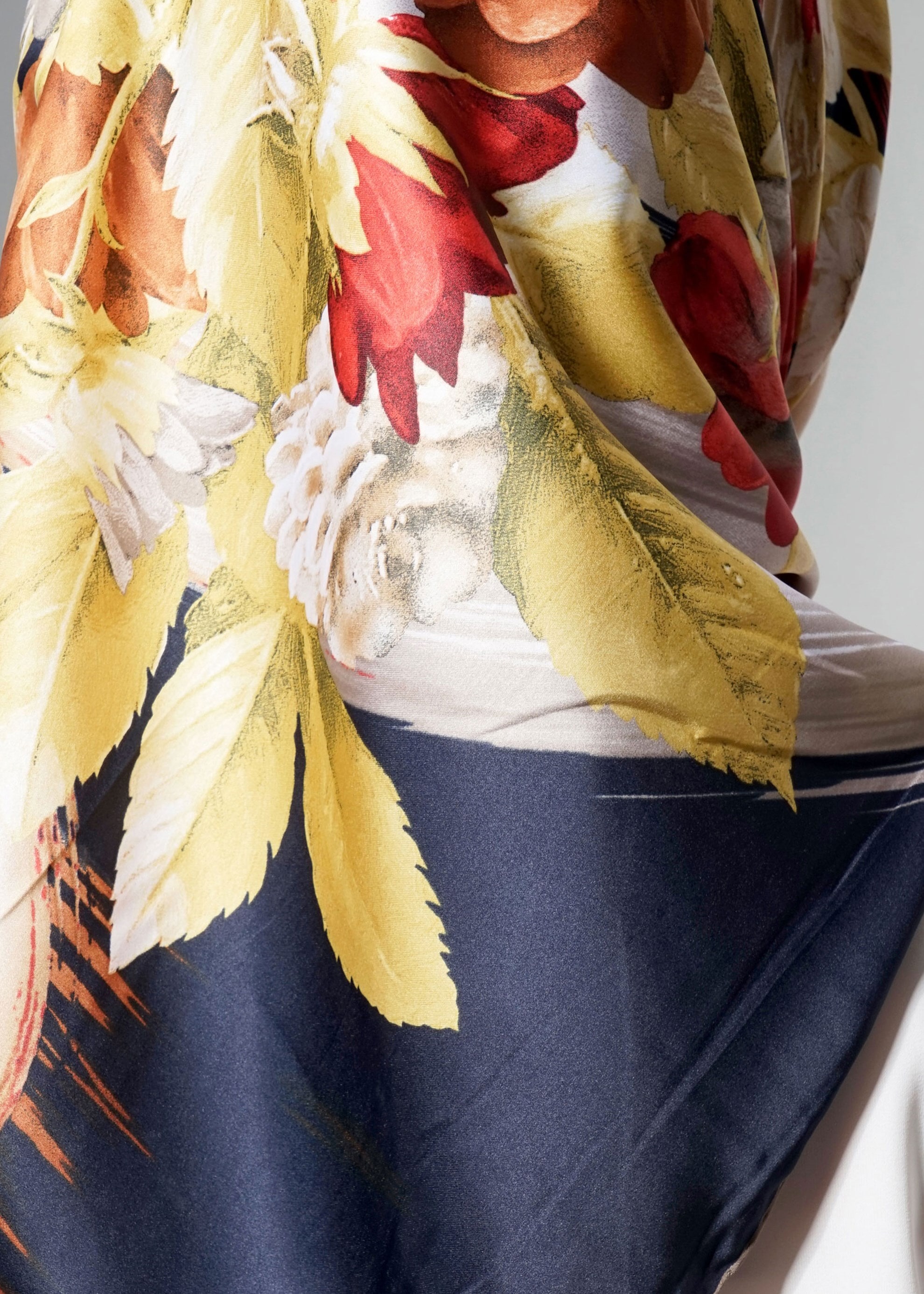 Tesettür giyim LACİVERT 12607 ALVİNA DESENLİ EŞARP