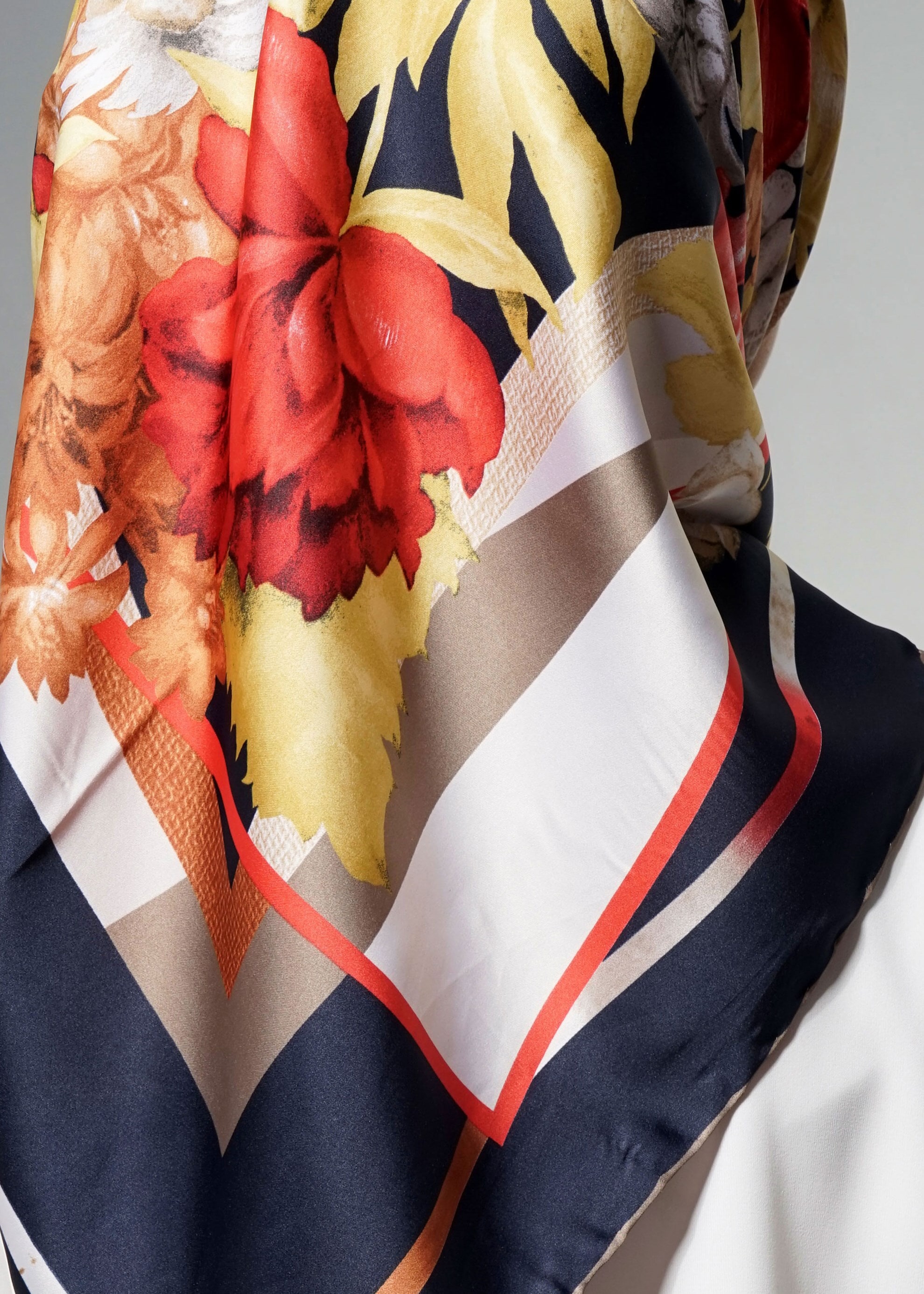 Tesettür giyim LACİVERT 12608 ALVİNA DESENLİ EŞARP