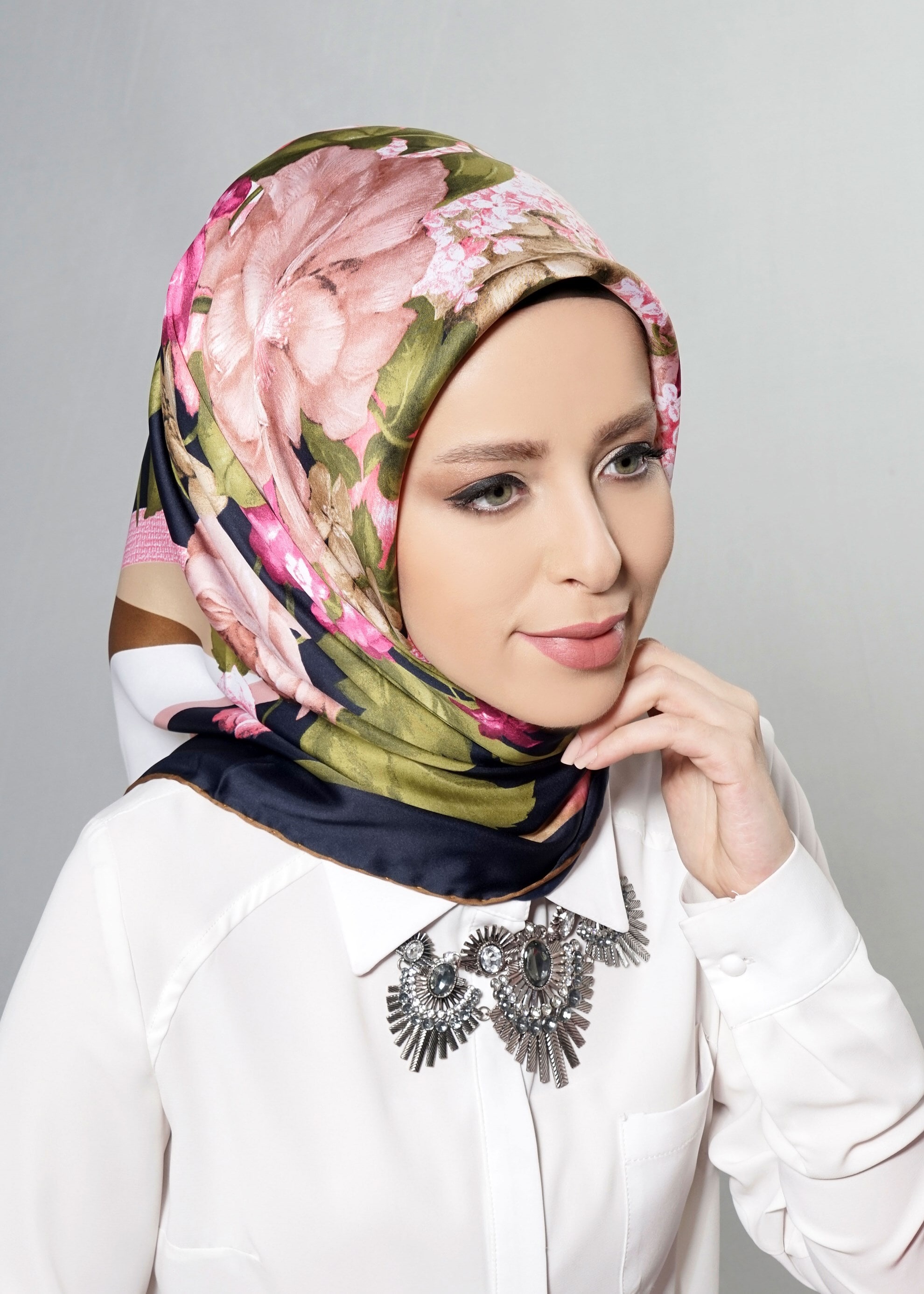 Tesettür giyim LACİVERT 12608 ALVİNA DESENLİ EŞARP