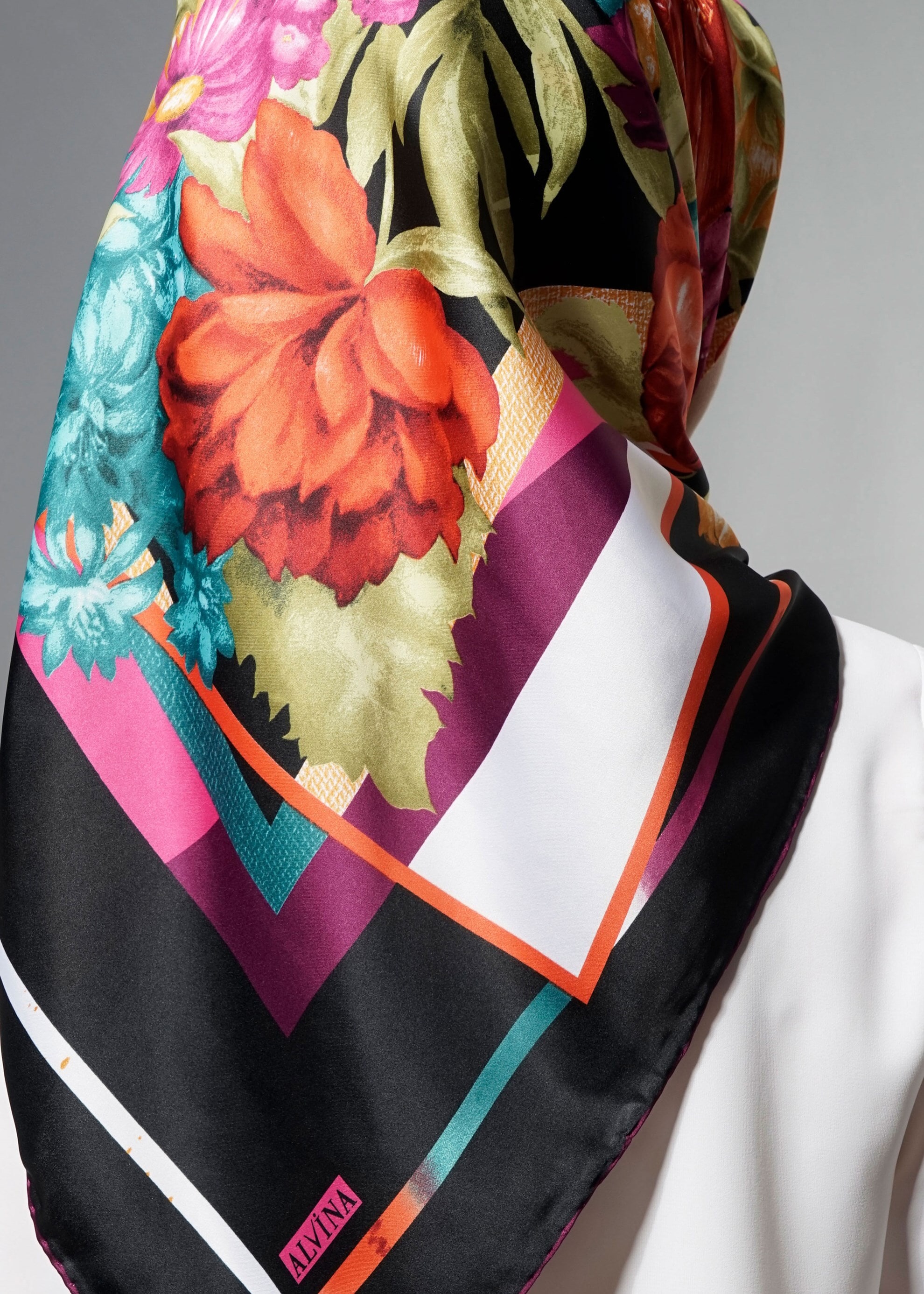 Tesettür giyim SİYAH 12608 ALVİNA DESENLİ EŞARP